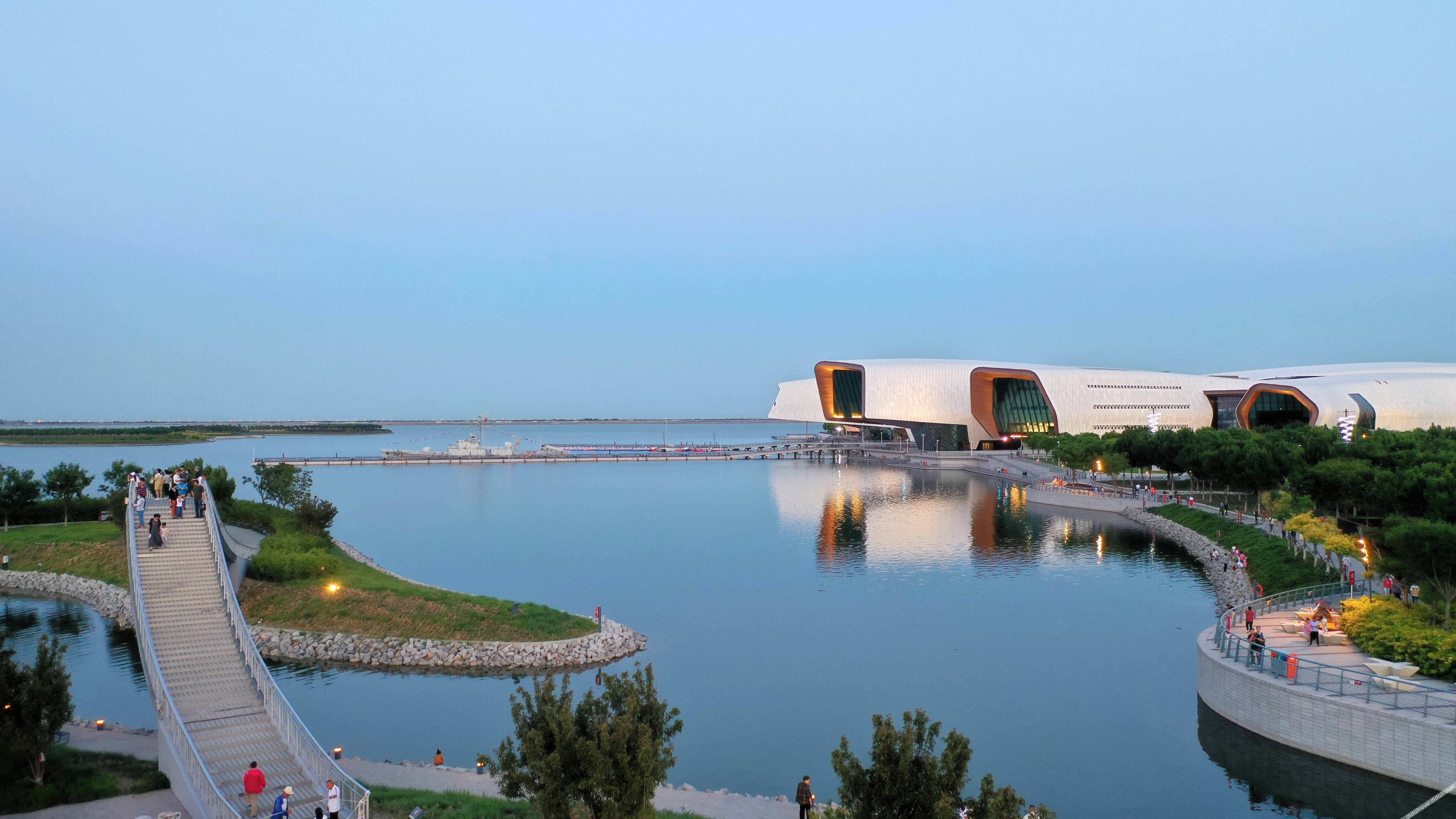 Atour Hotel Tianjin Eco-City Haiboguan 4*