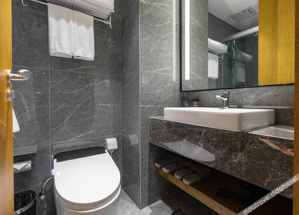 Aivia Rezen Hotel (Lijiang Ancient City) 4*