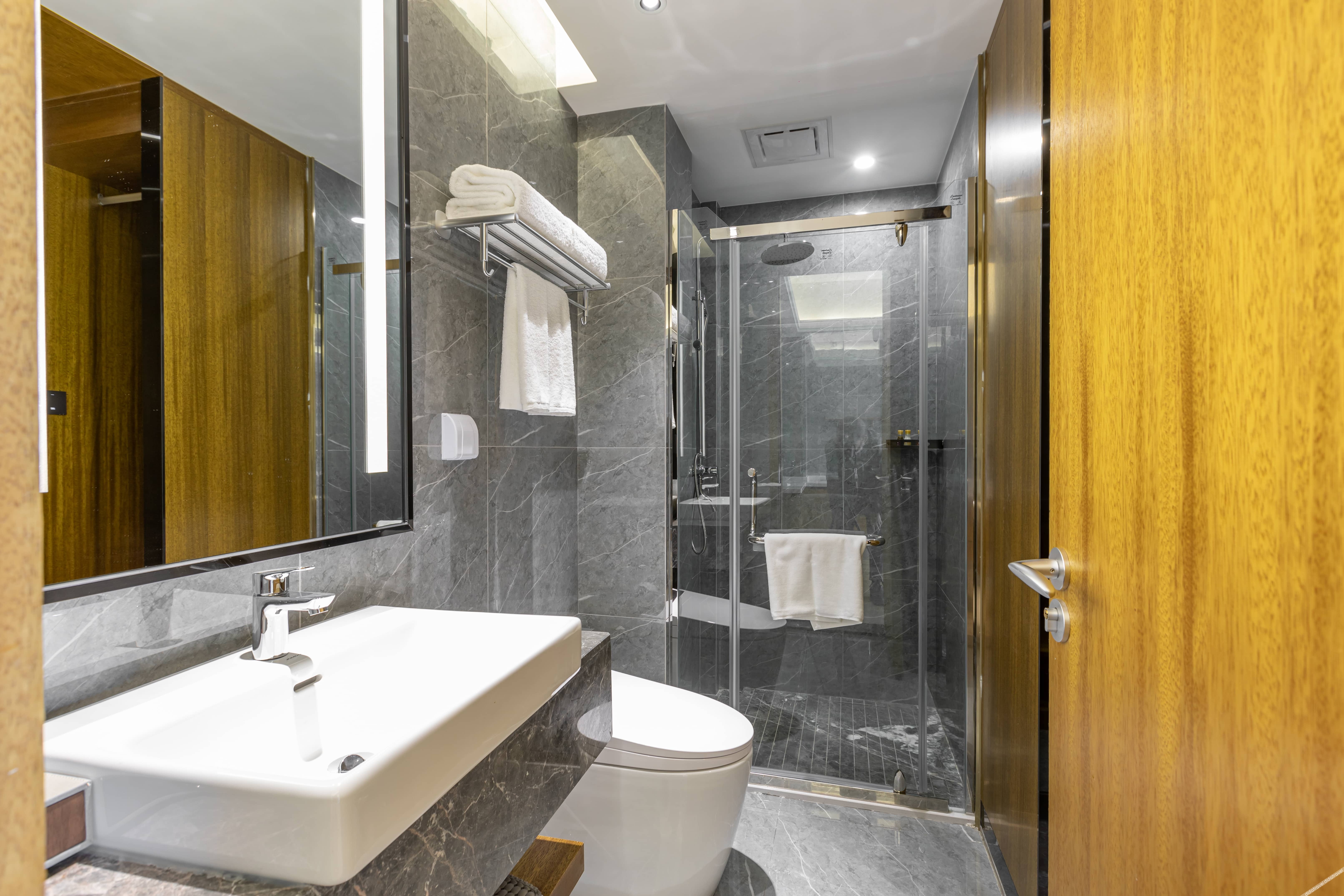 Aivia Rezen Hotel (Lijiang Ancient City) 4*