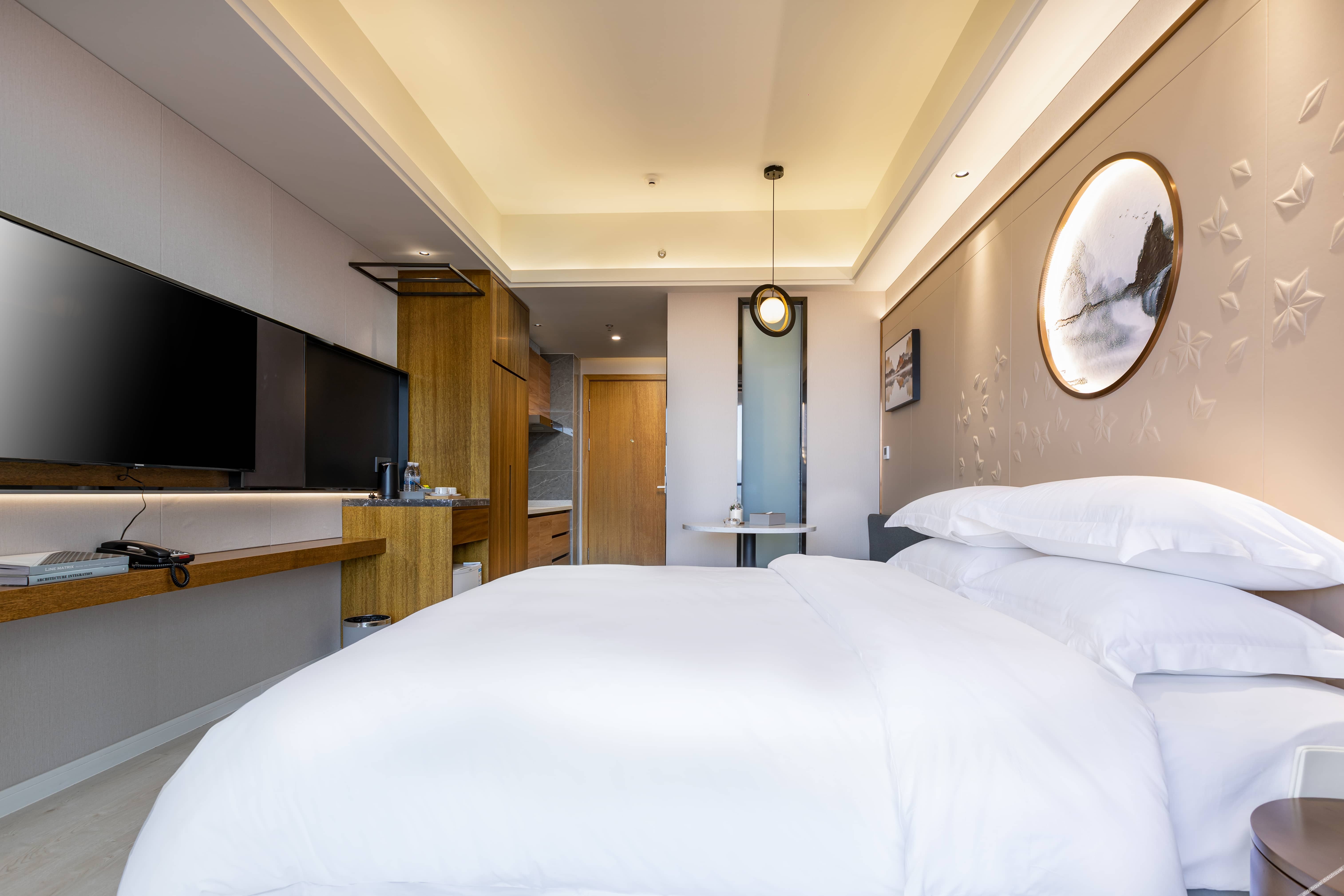 Aivia Rezen Hotel (Lijiang Ancient City) 4*
