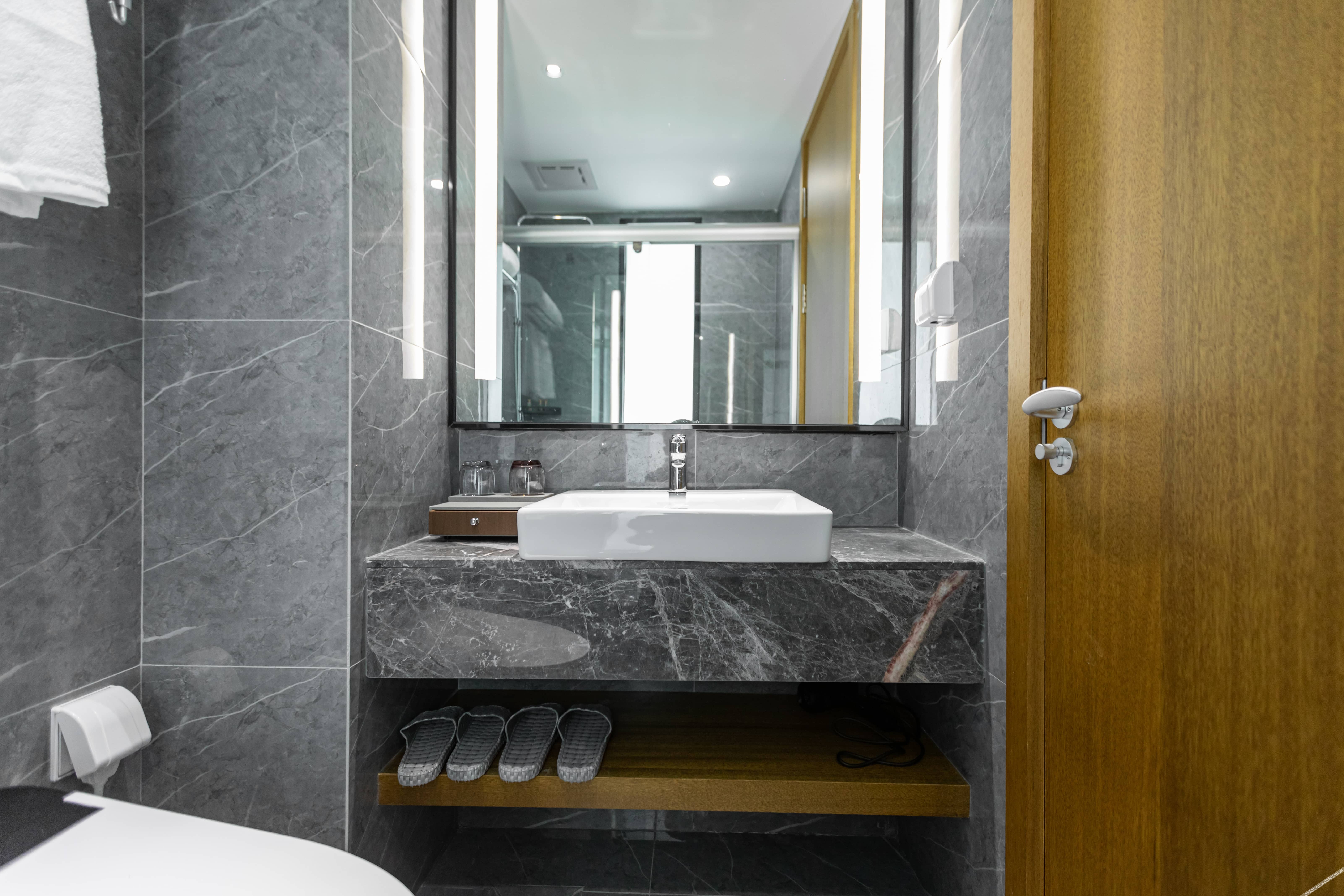 Aivia Rezen Hotel (Lijiang Ancient City) 4*