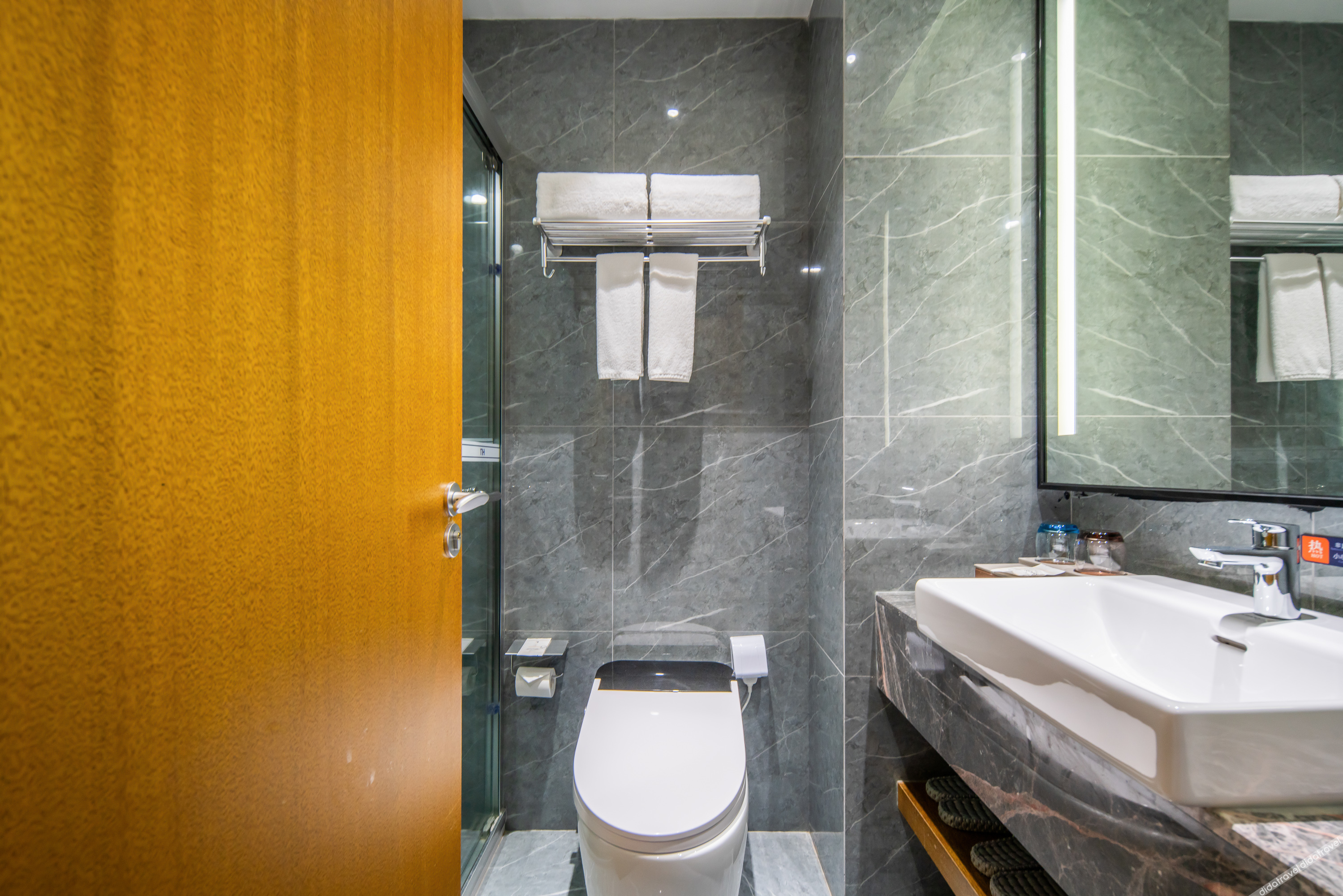 Aivia Rezen Hotel (Lijiang Ancient City) 4*