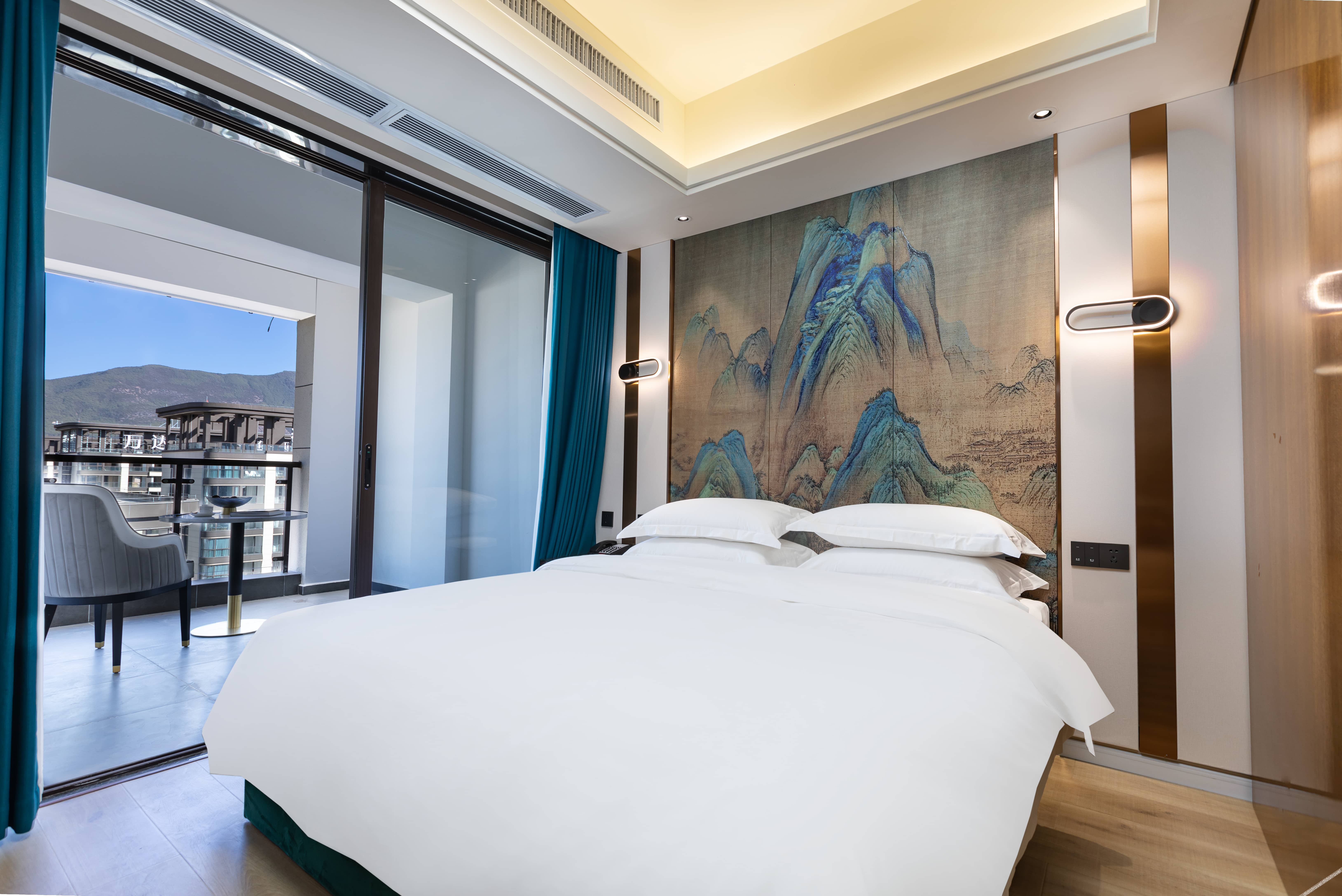 Aivia Rezen Hotel (Lijiang Ancient City) 4*