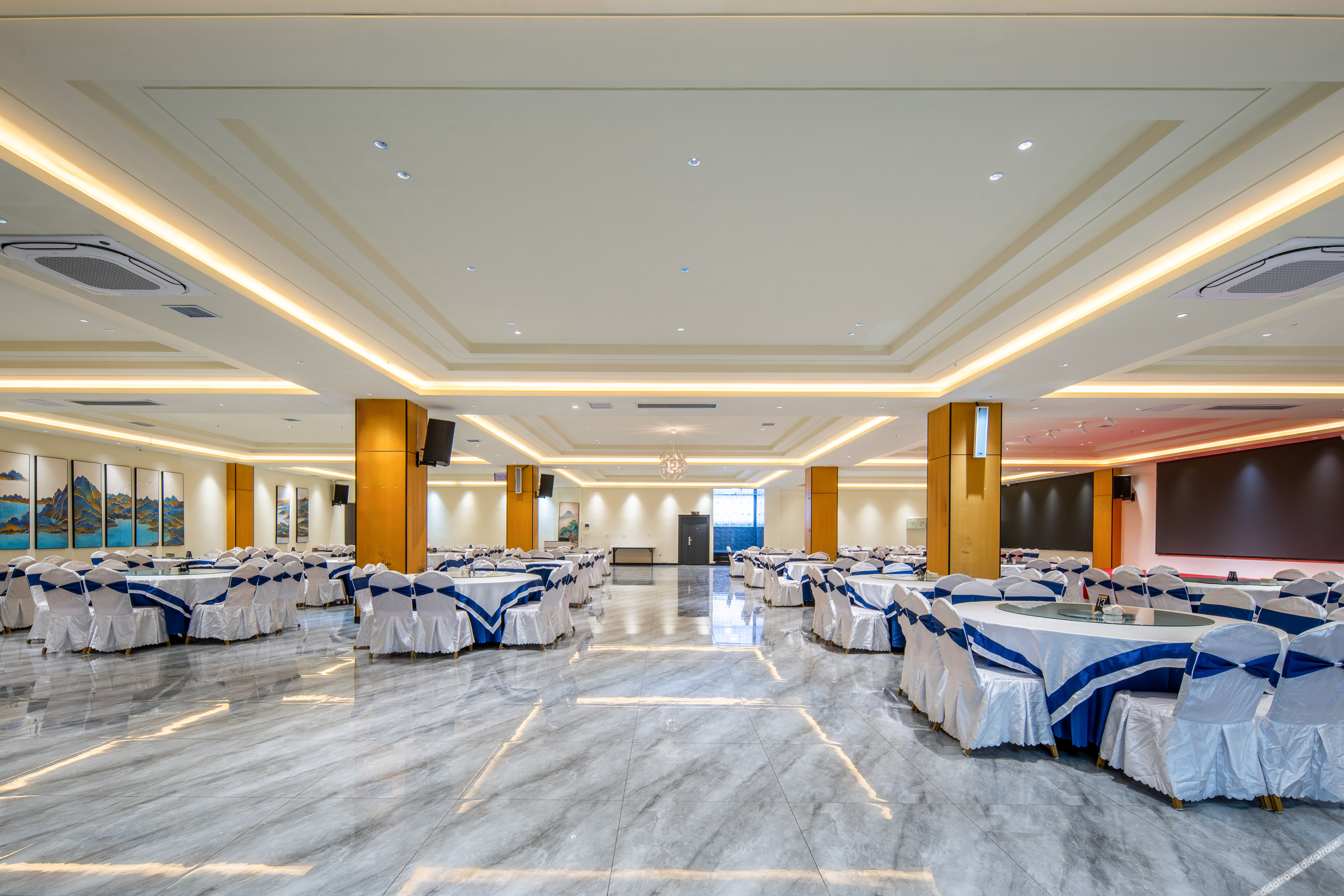 Aivia Rezen Hotel (Lijiang Ancient City) 4*