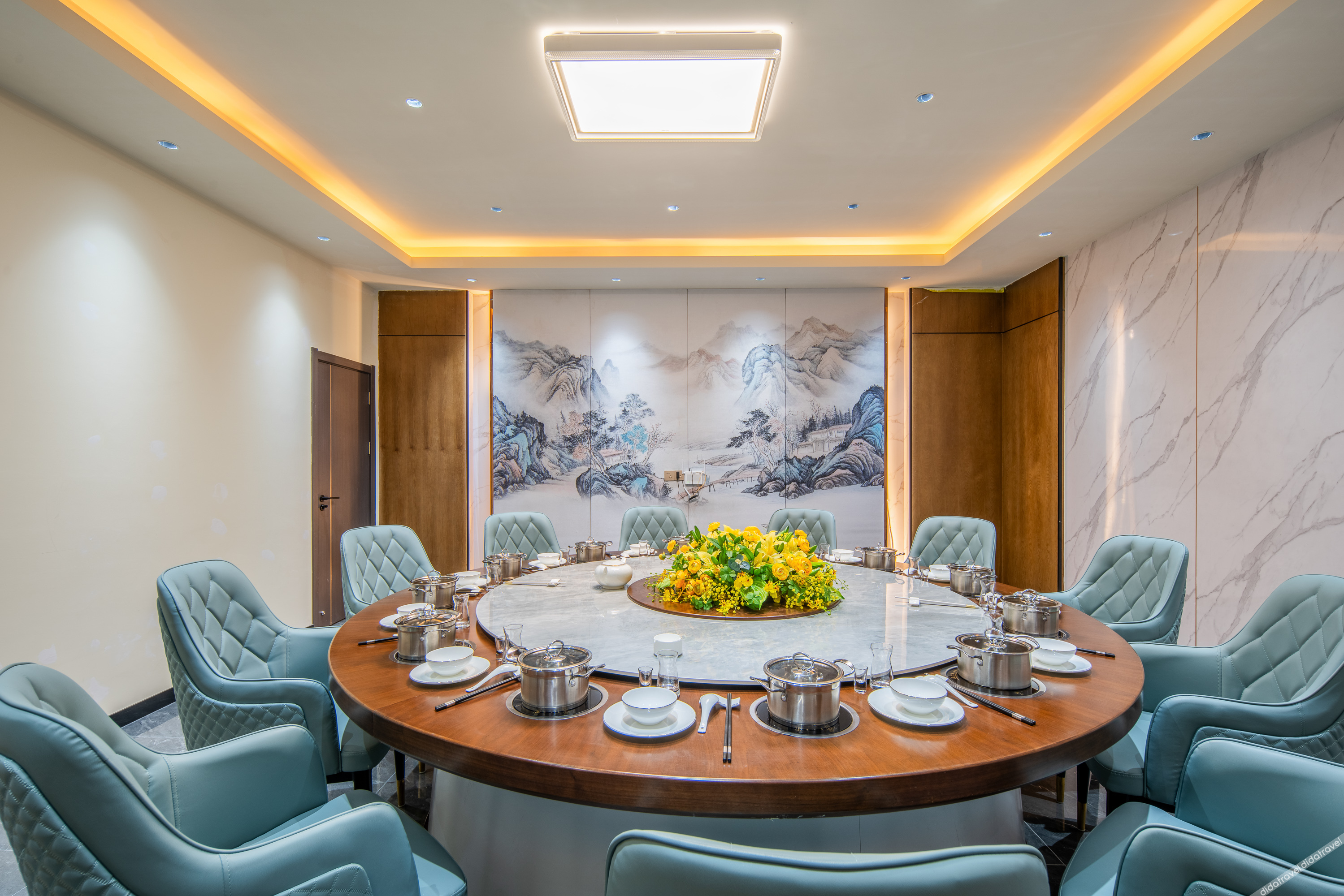 Aivia Rezen Hotel (Lijiang Ancient City) 4*