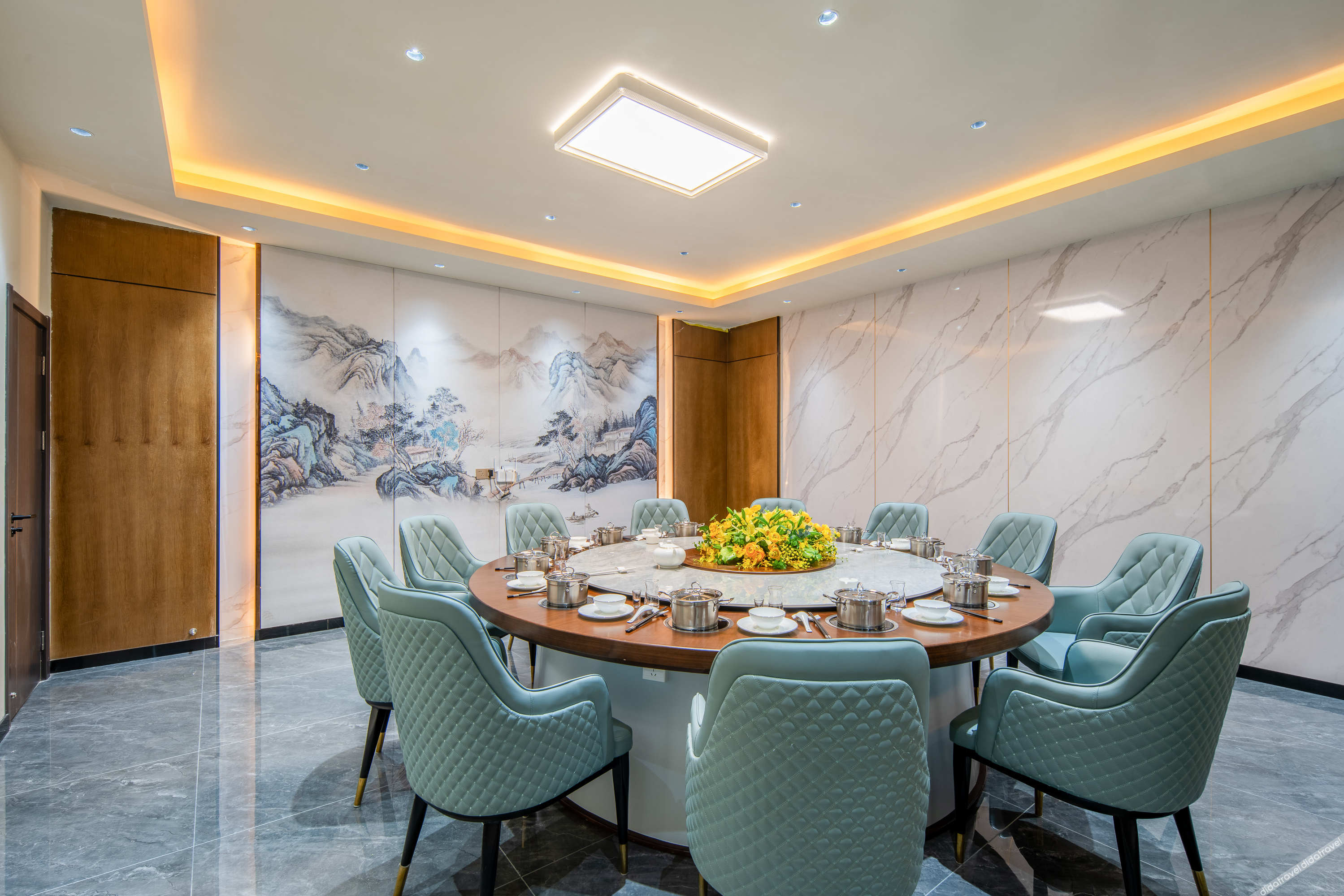 Aivia Rezen Hotel (Lijiang Ancient City) 4*