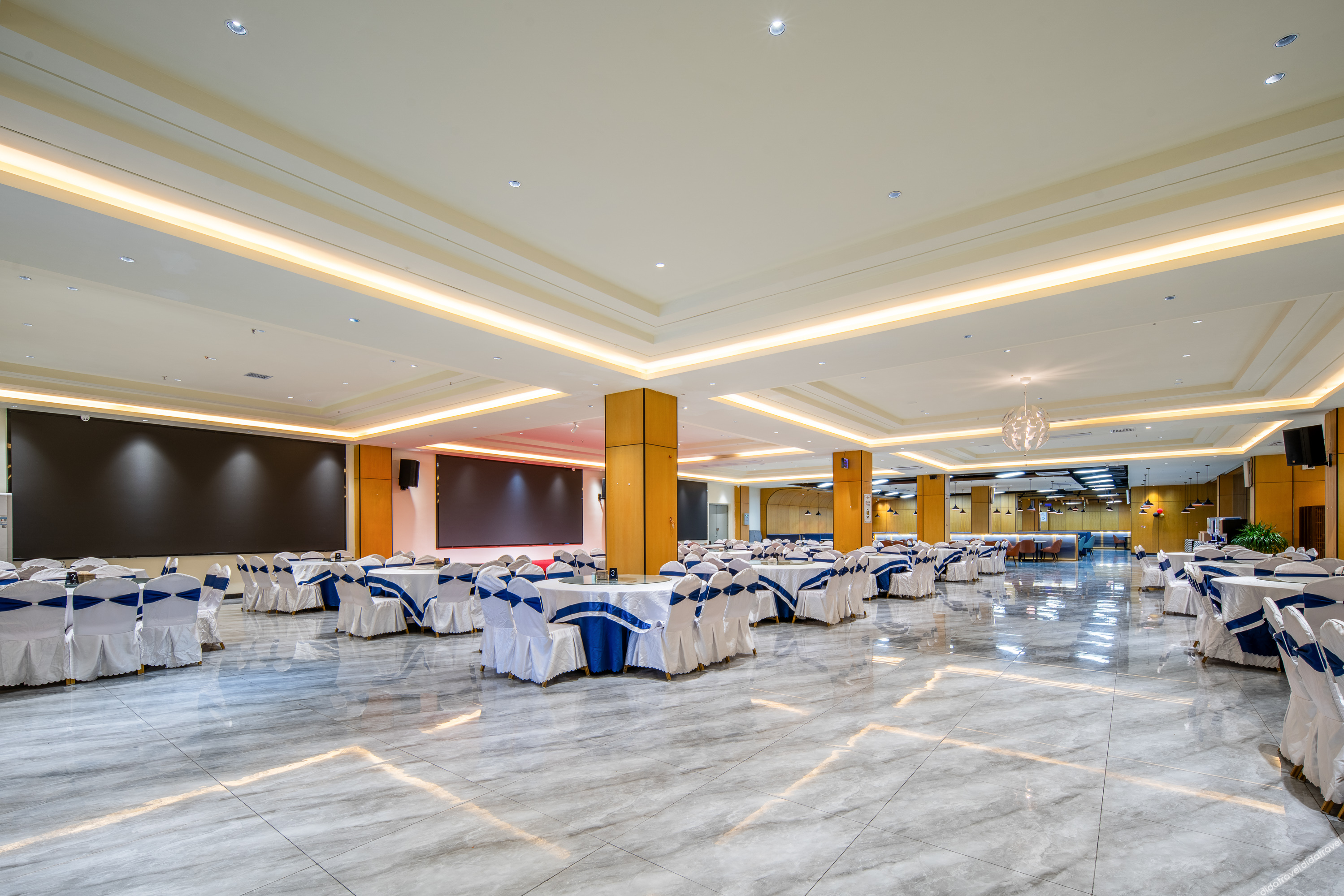 Aivia Rezen Hotel (Lijiang Ancient City) 4*