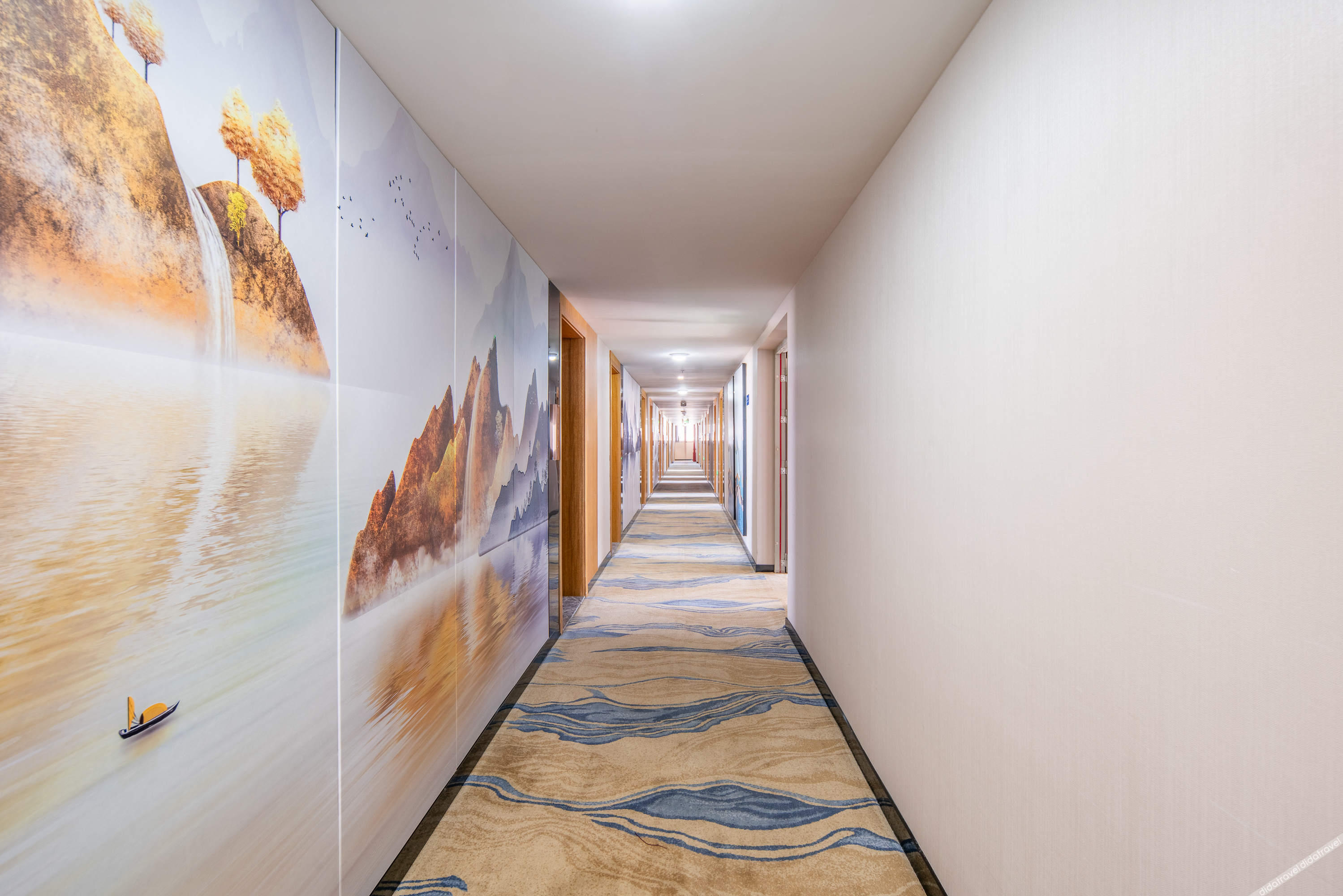 Aivia Rezen Hotel (Lijiang Ancient City) 4*
