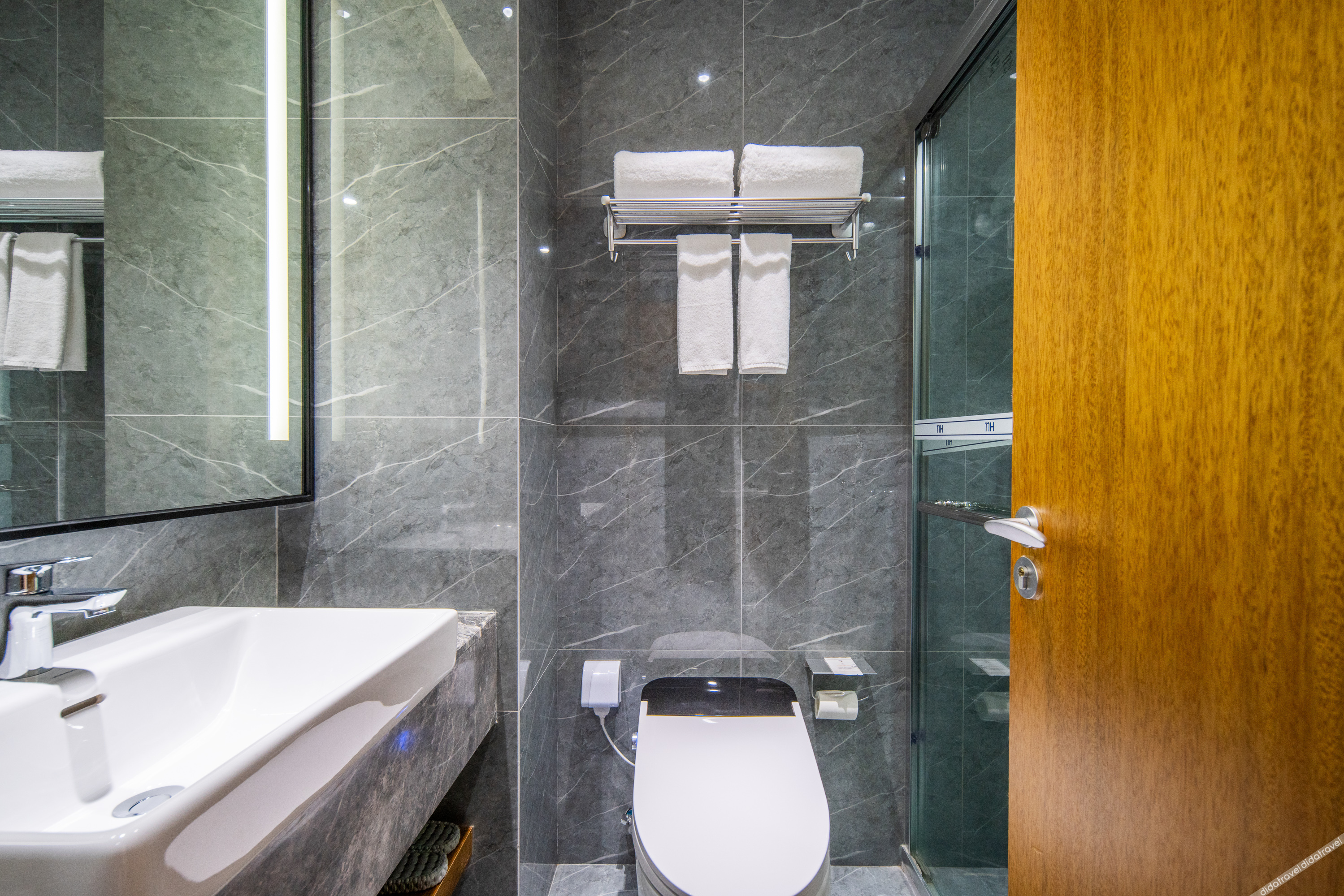 Aivia Rezen Hotel (Lijiang Ancient City) 4*