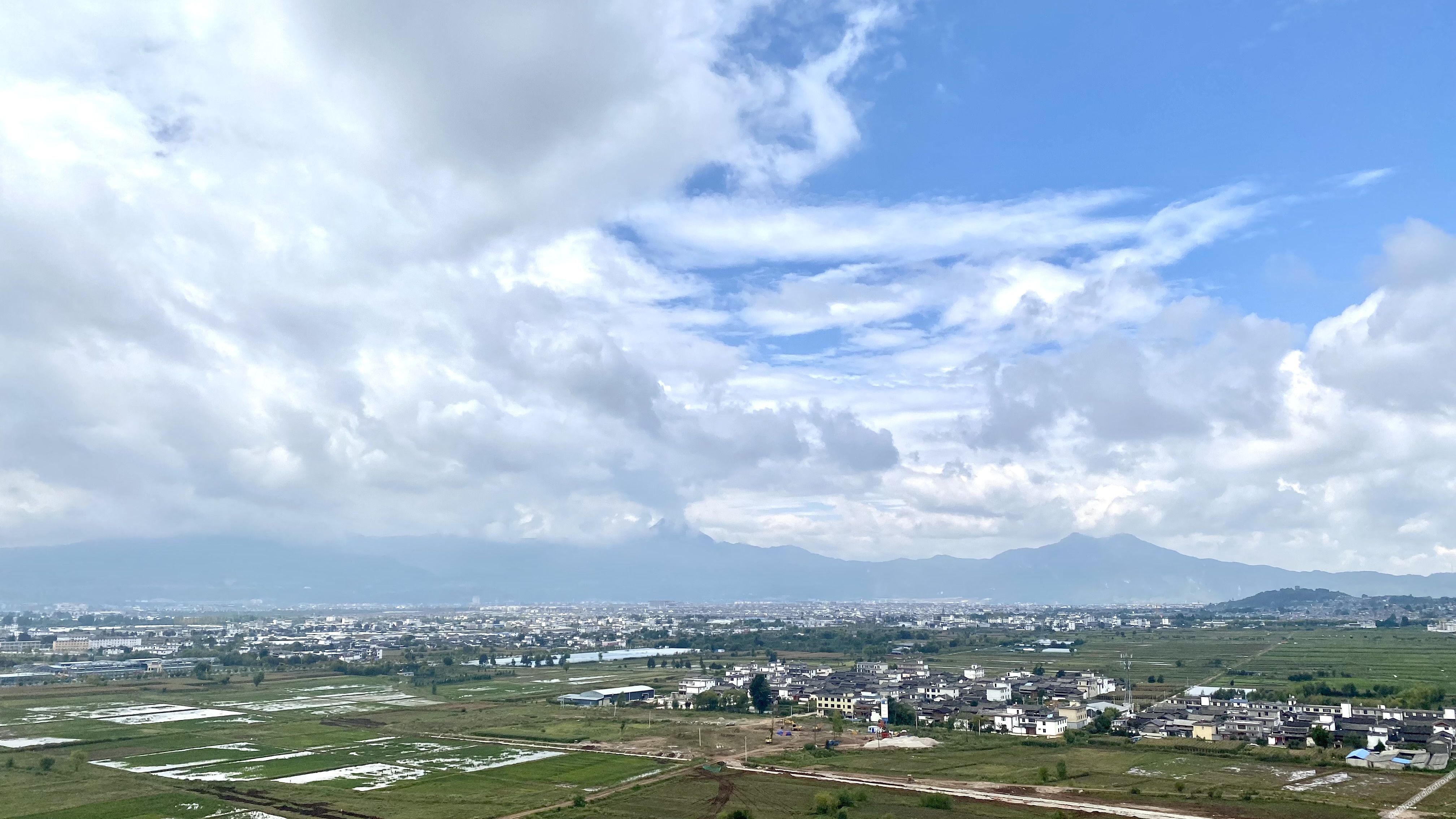 Aivia Rezen Hotel (Lijiang Ancient City) 4*