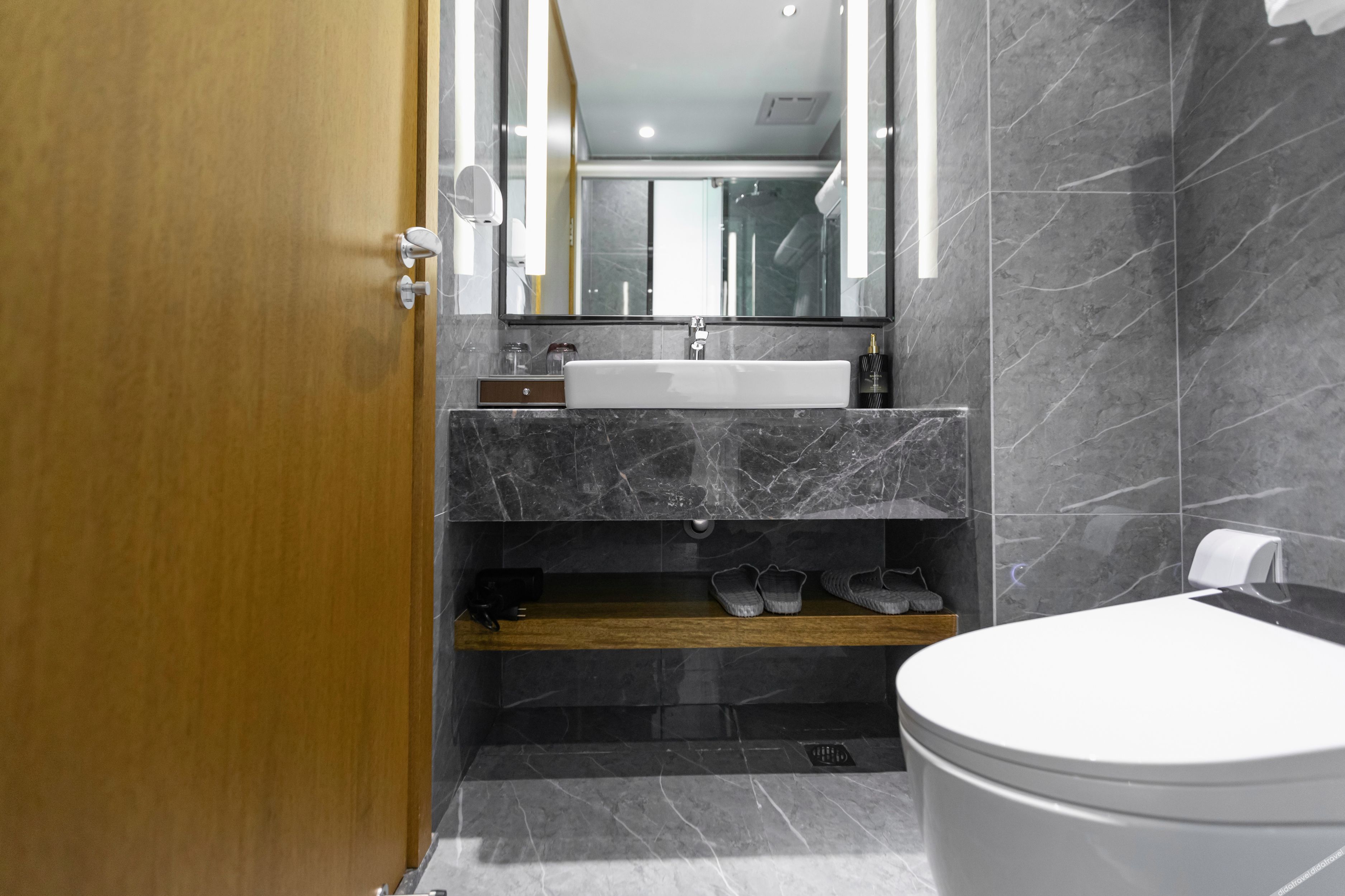Aivia Rezen Hotel (Lijiang Ancient City) 4*
