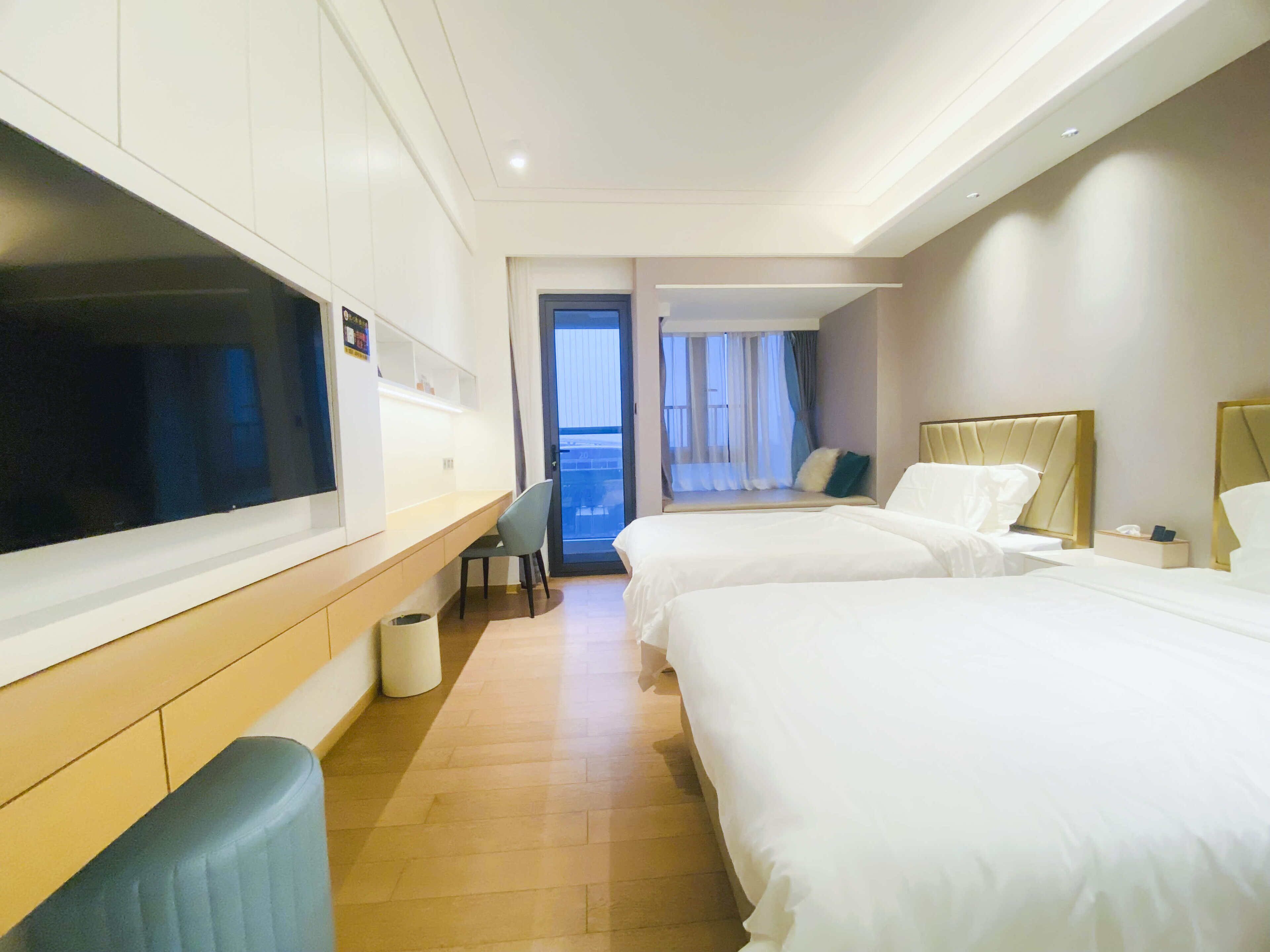 RHO HOTEL 0*