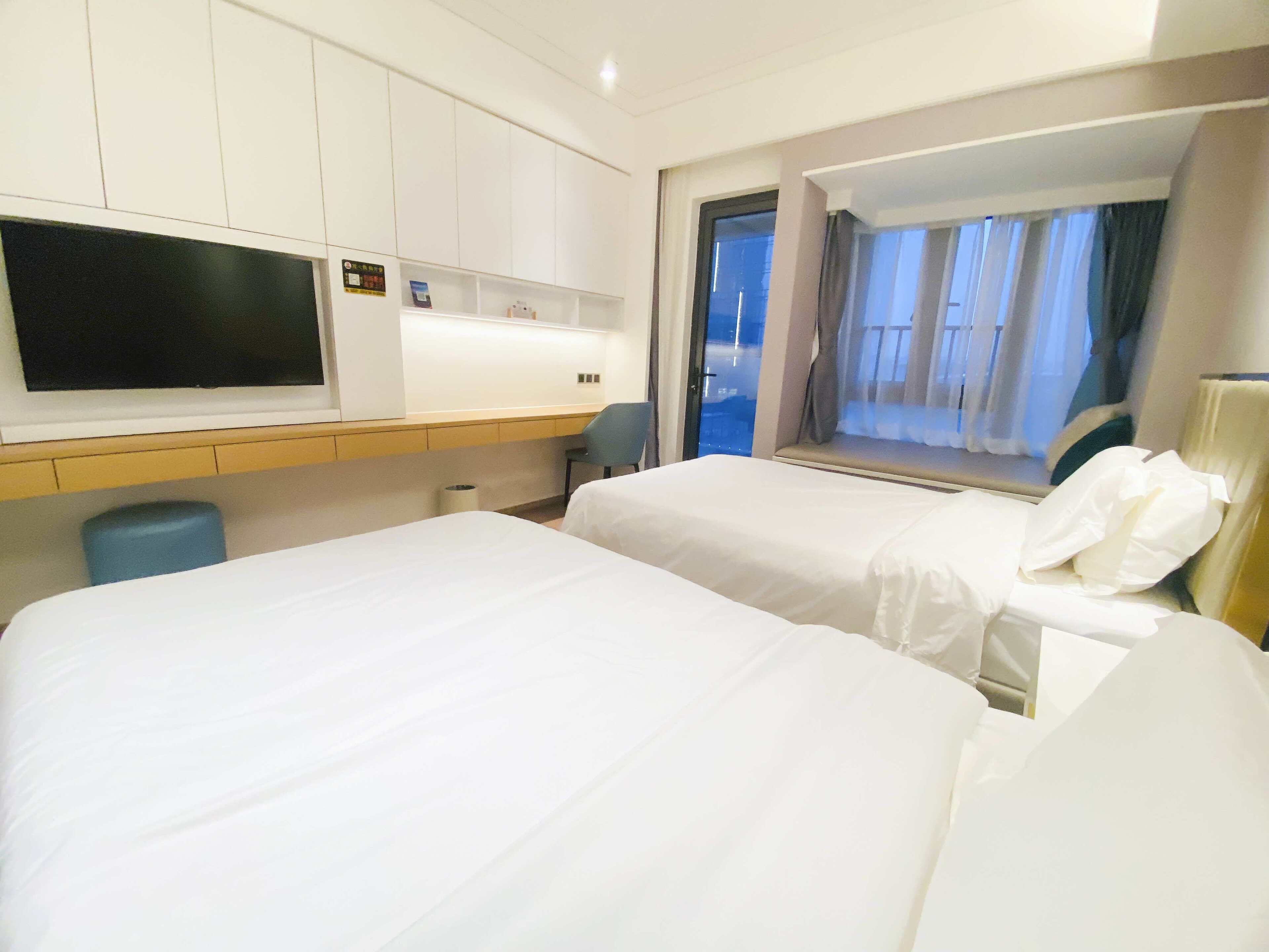 RHO HOTEL 0*