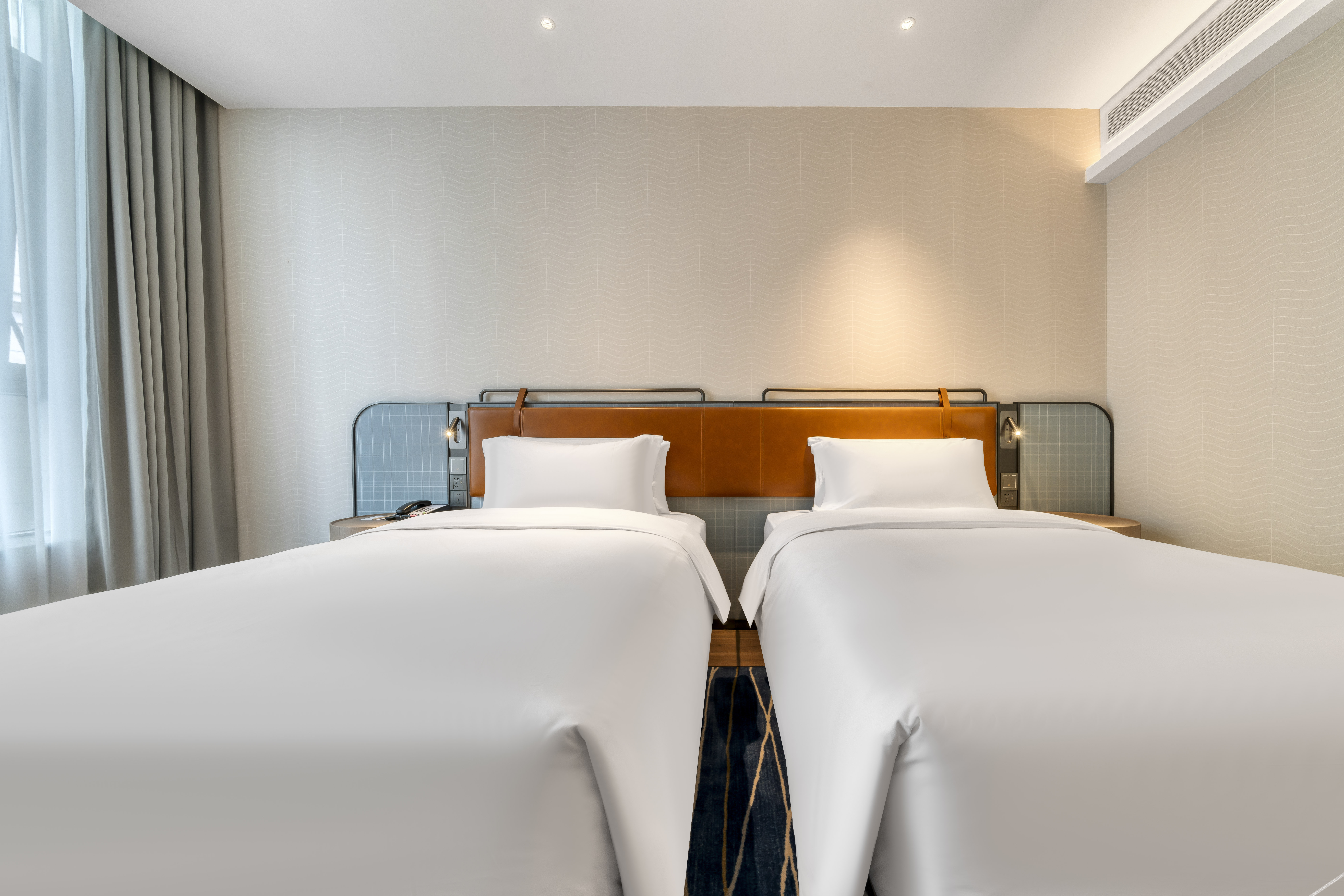 Home Inn Cloud (Yifeng Times Plaza, Xiangyu Avenue, Huainan) 3*