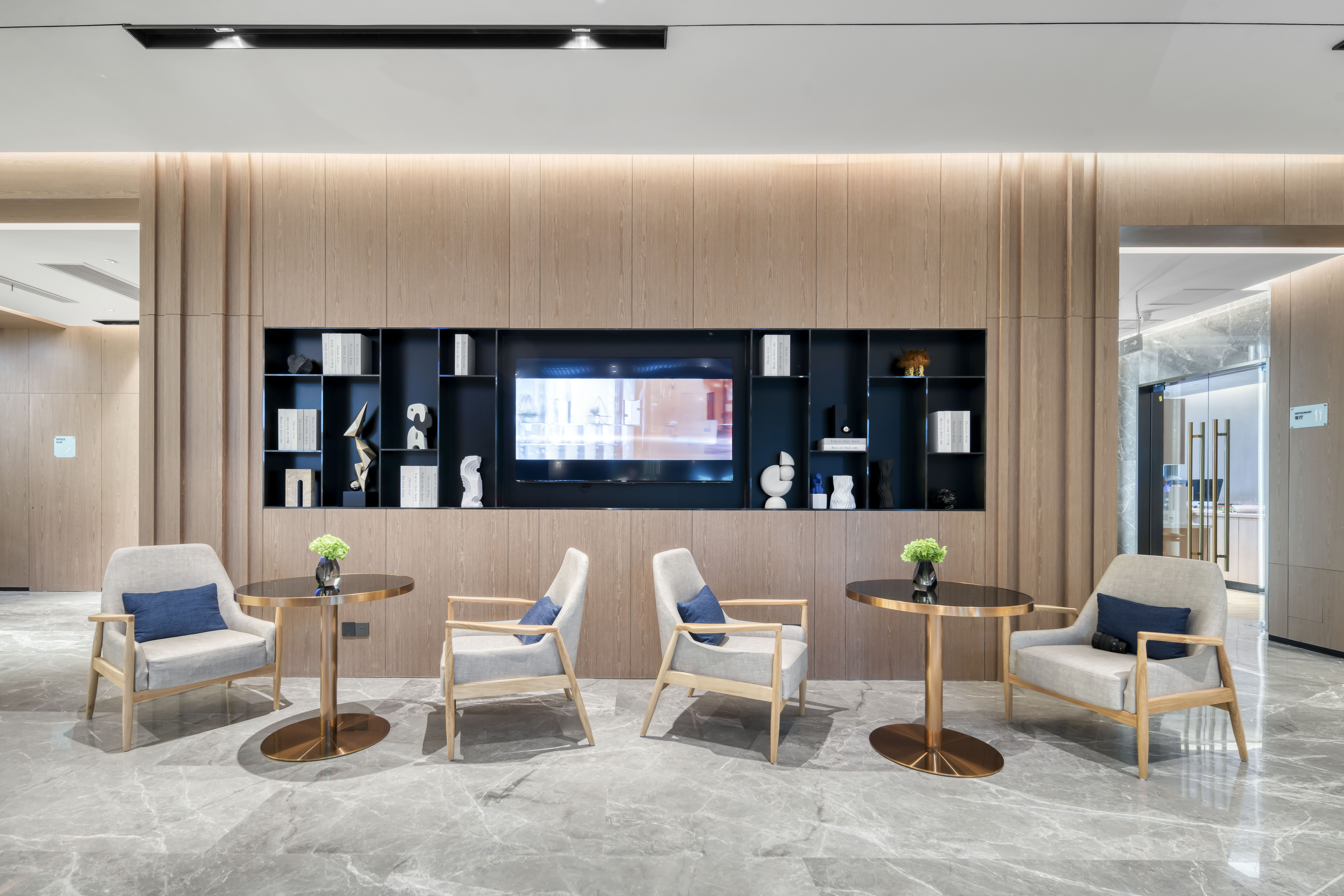Home Inn Cloud (Yifeng Times Plaza, Xiangyu Avenue, Huainan) 3*