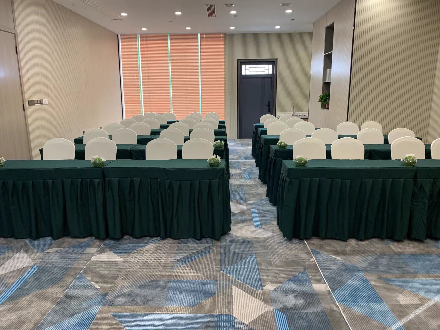 Home Inn Cloud (Yifeng Times Plaza, Xiangyu Avenue, Huainan) 3*