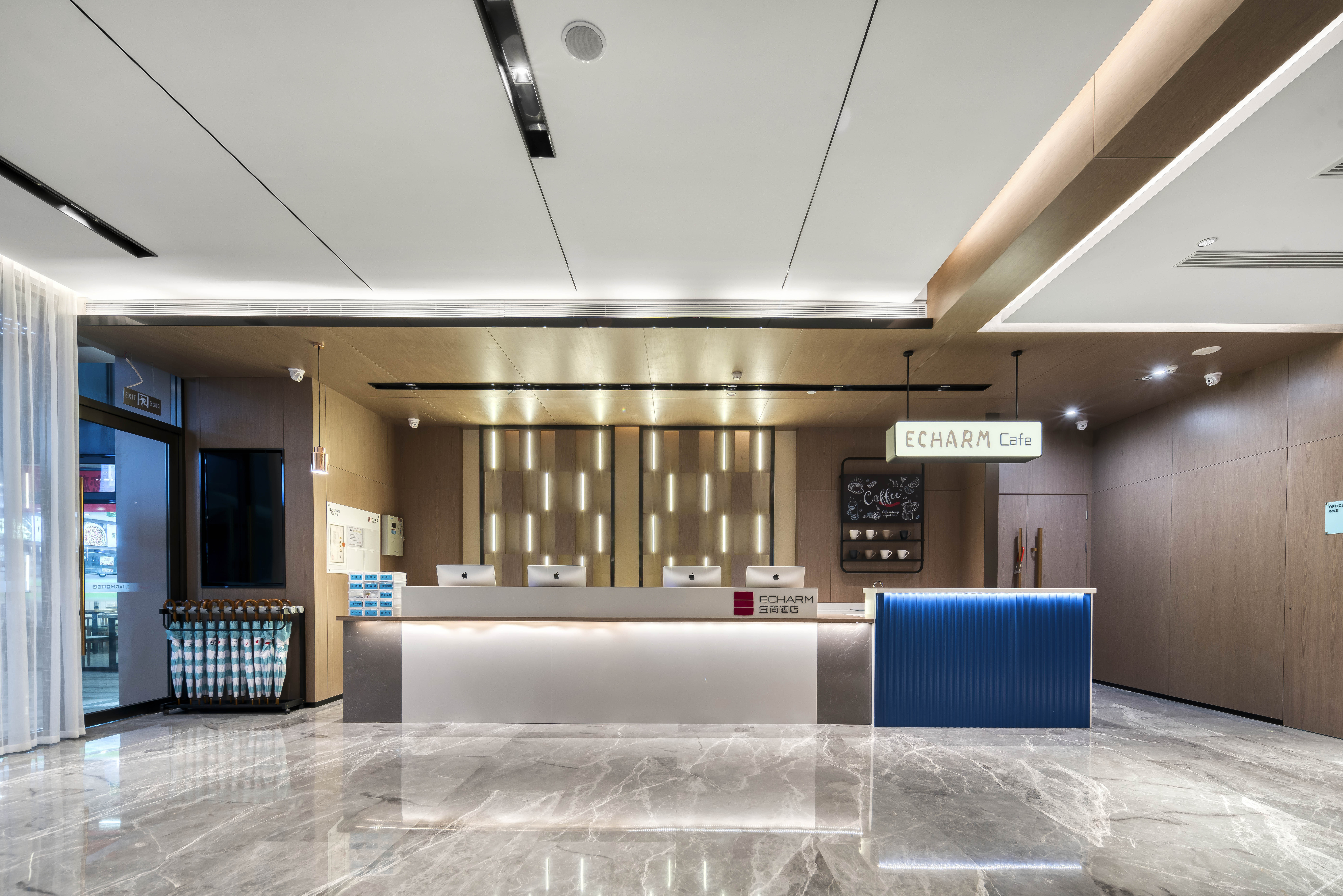 Home Inn Cloud (Yifeng Times Plaza, Xiangyu Avenue, Huainan) 3*