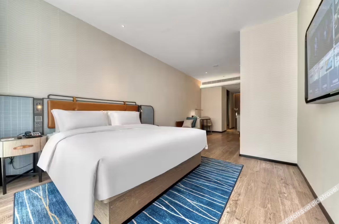 Home Inn Cloud (Yifeng Times Plaza, Xiangyu Avenue, Huainan) 3*