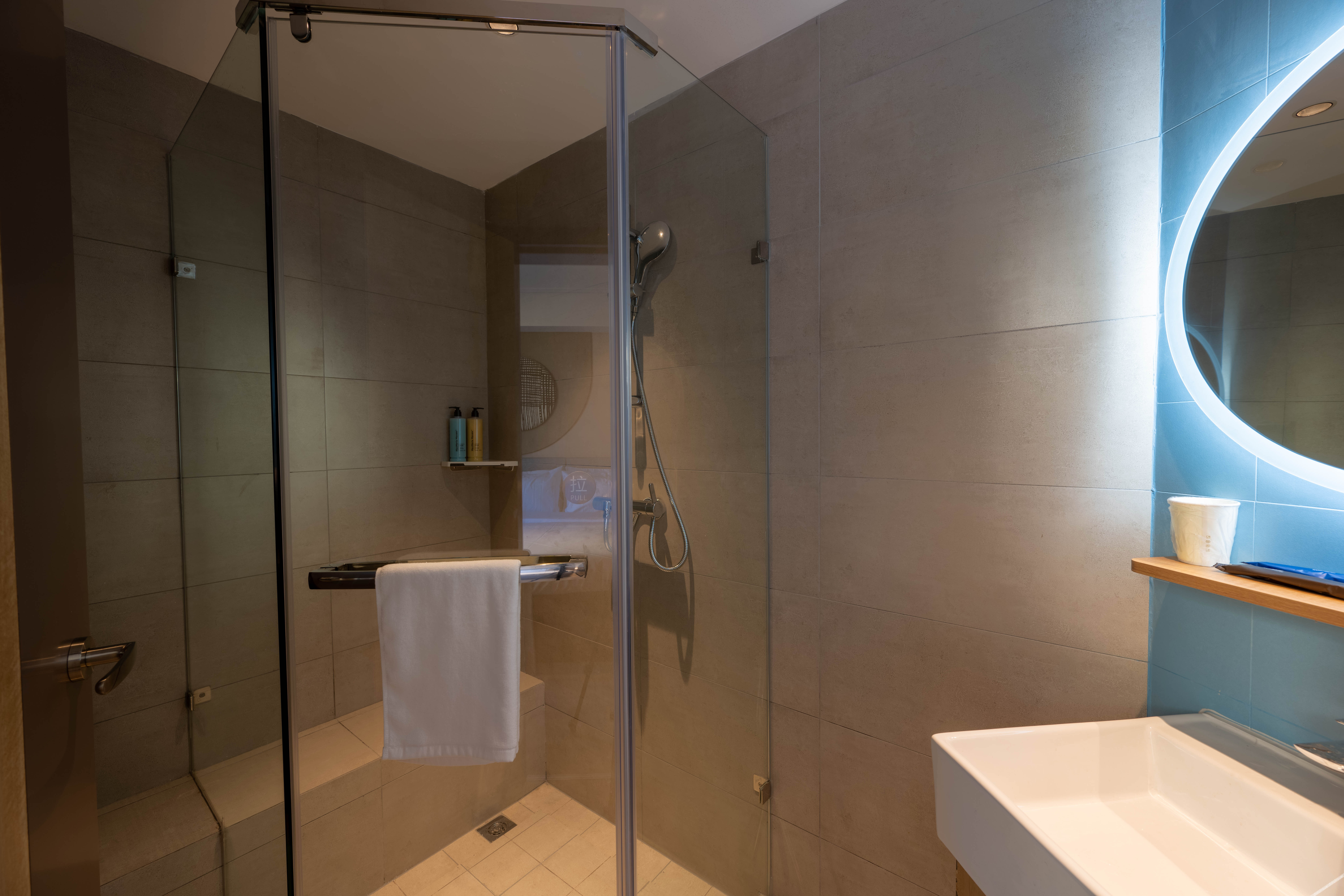 Homeinn · neo (Sanya Bay Lovers Bridge) 3*