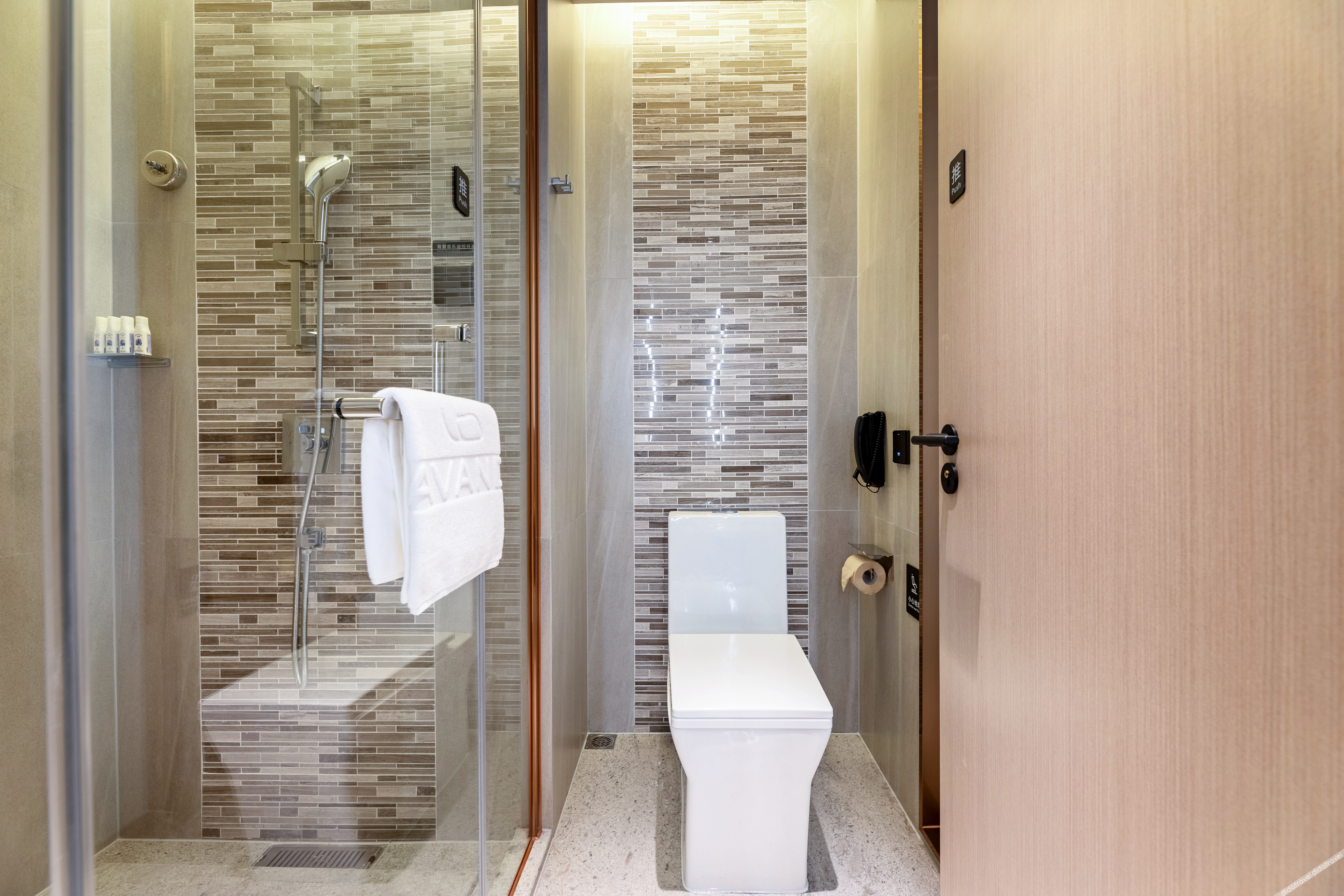 Lavande Hotel (Beihai Hepu High-speed Railway Station Haisi Shougang Branch) 3*
