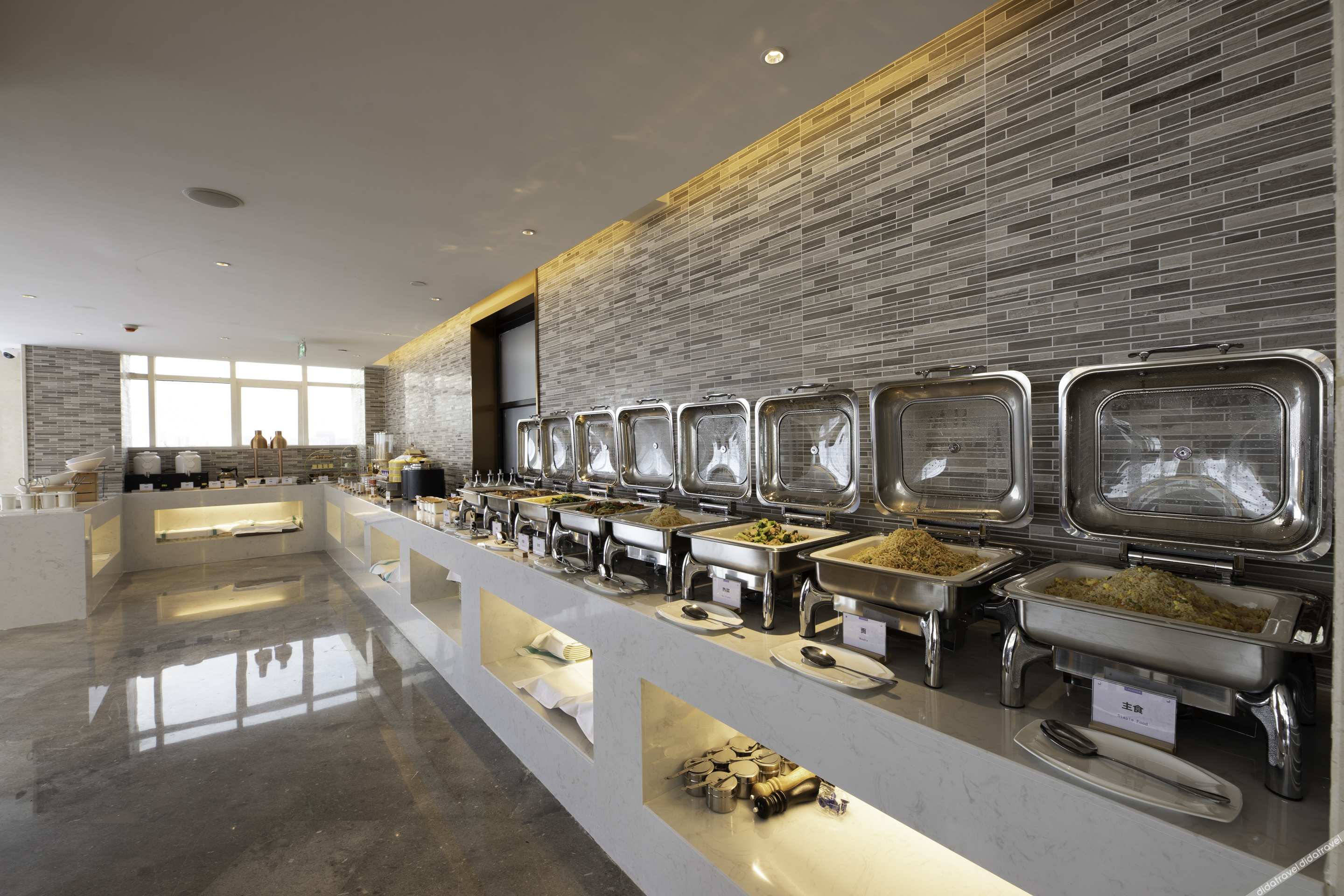 Lavande Hotel (Beihai Hepu High-speed Railway Station Haisi Shougang Branch) 3*