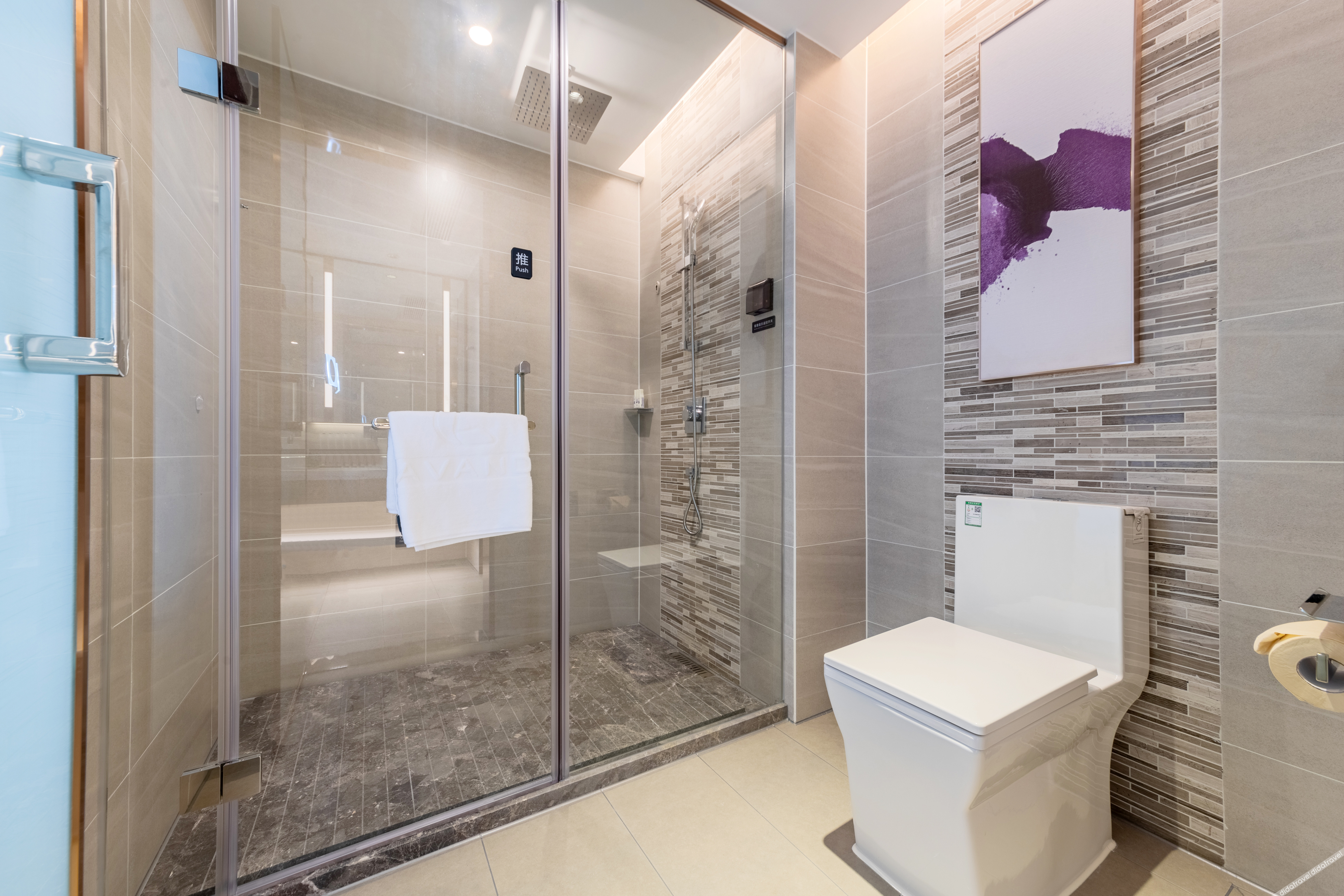 Lavande Hotel (Beihai Hepu High-speed Railway Station Haisi Shougang Branch) 3*