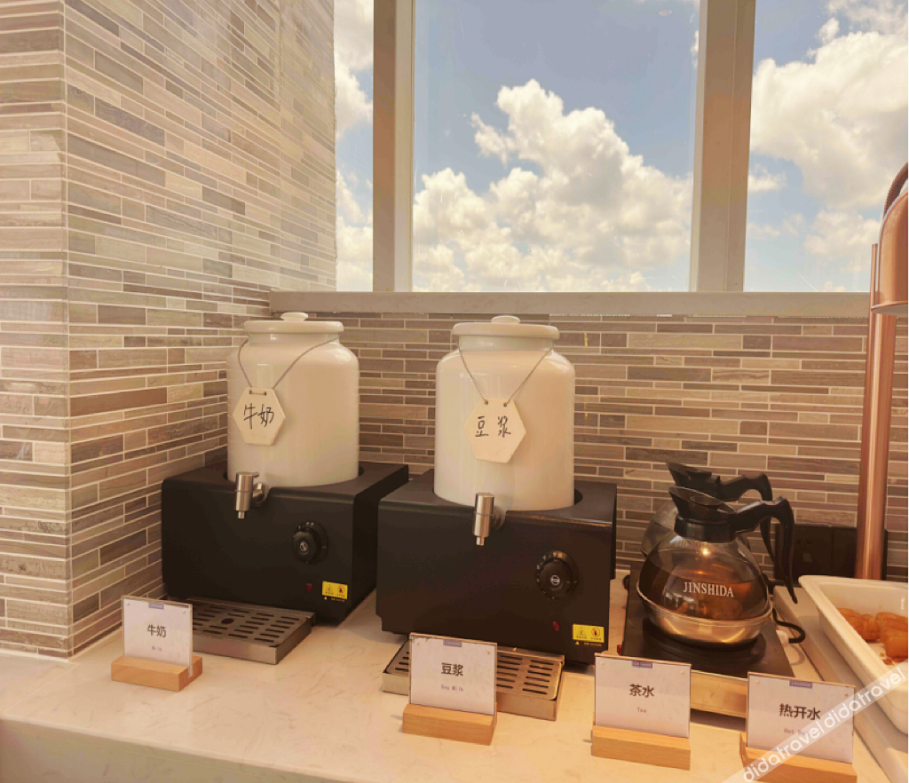 Lavande Hotel (Beihai Hepu High-speed Railway Station Haisi Shougang Branch) 3*
