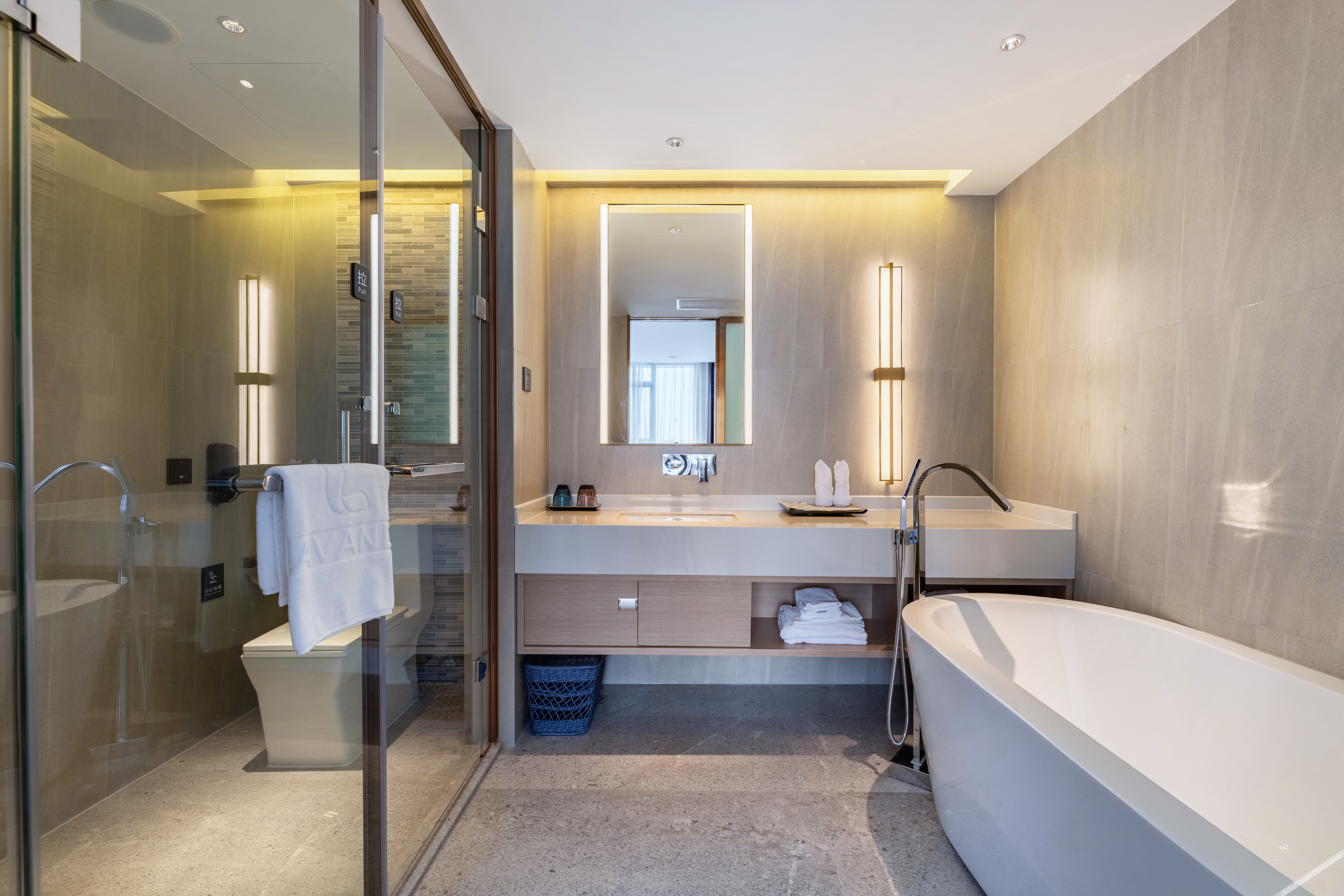Lavande Hotel (Beihai Hepu High-speed Railway Station Haisi Shougang Branch) 3*