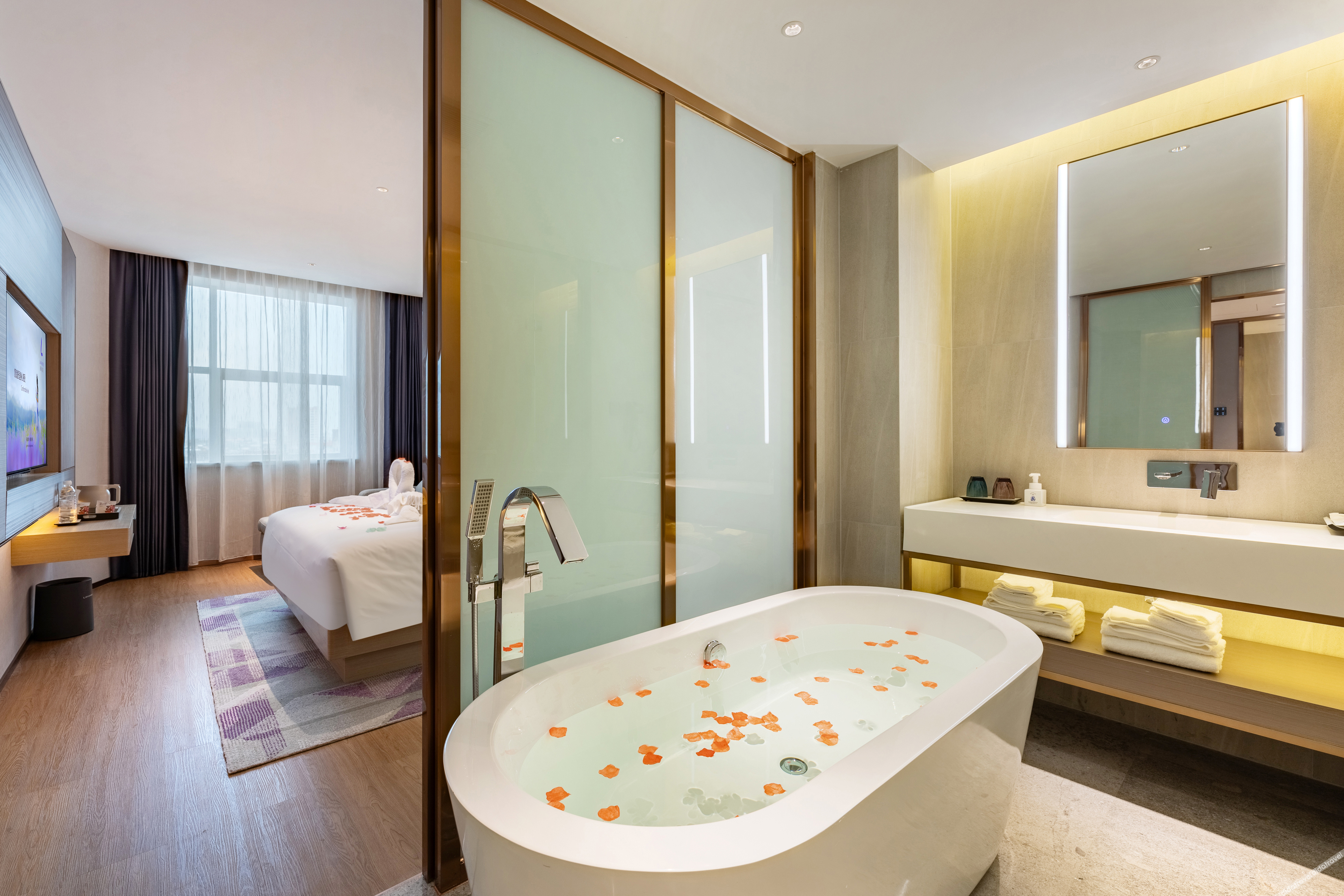 Lavande Hotel (Beihai Hepu High-speed Railway Station Haisi Shougang Branch) 3*