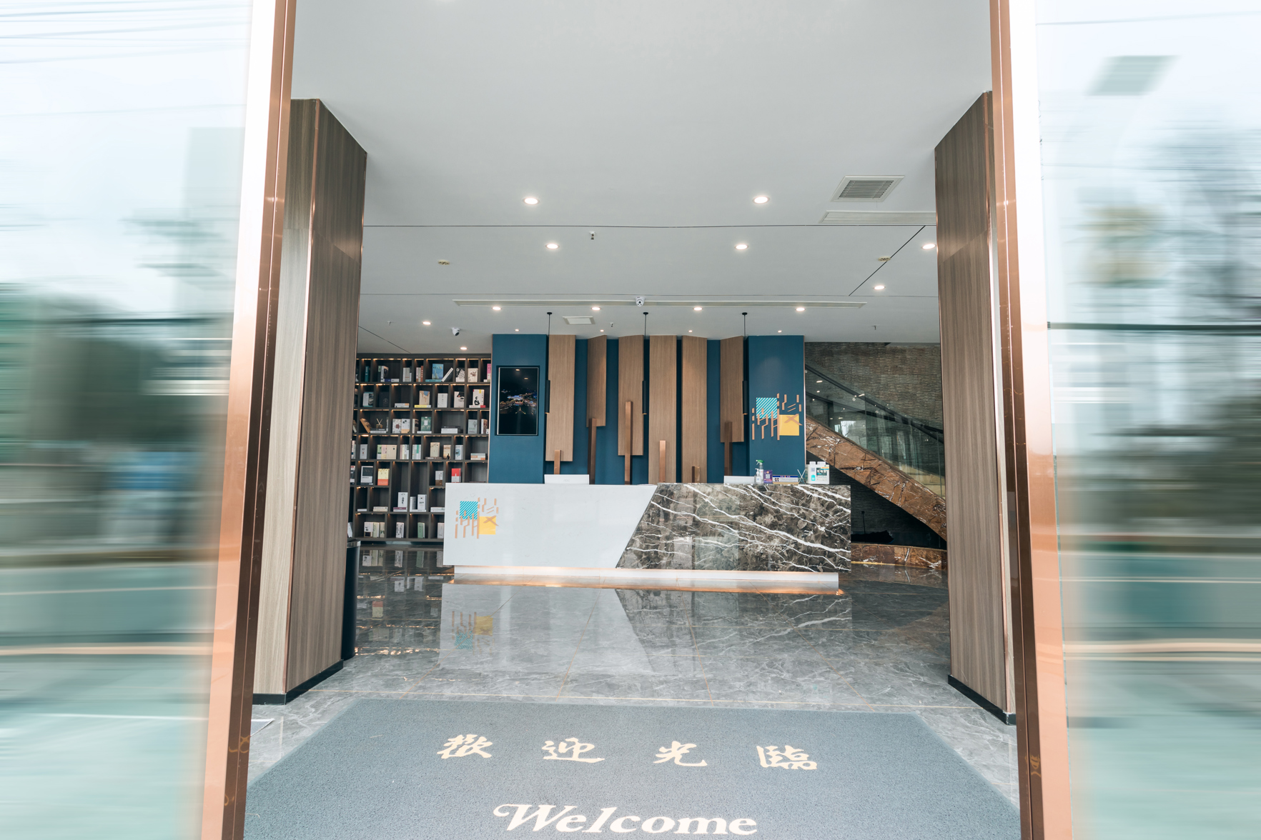 Chaoman Hotel (Fenghuang Ancient Town Branch) 3*