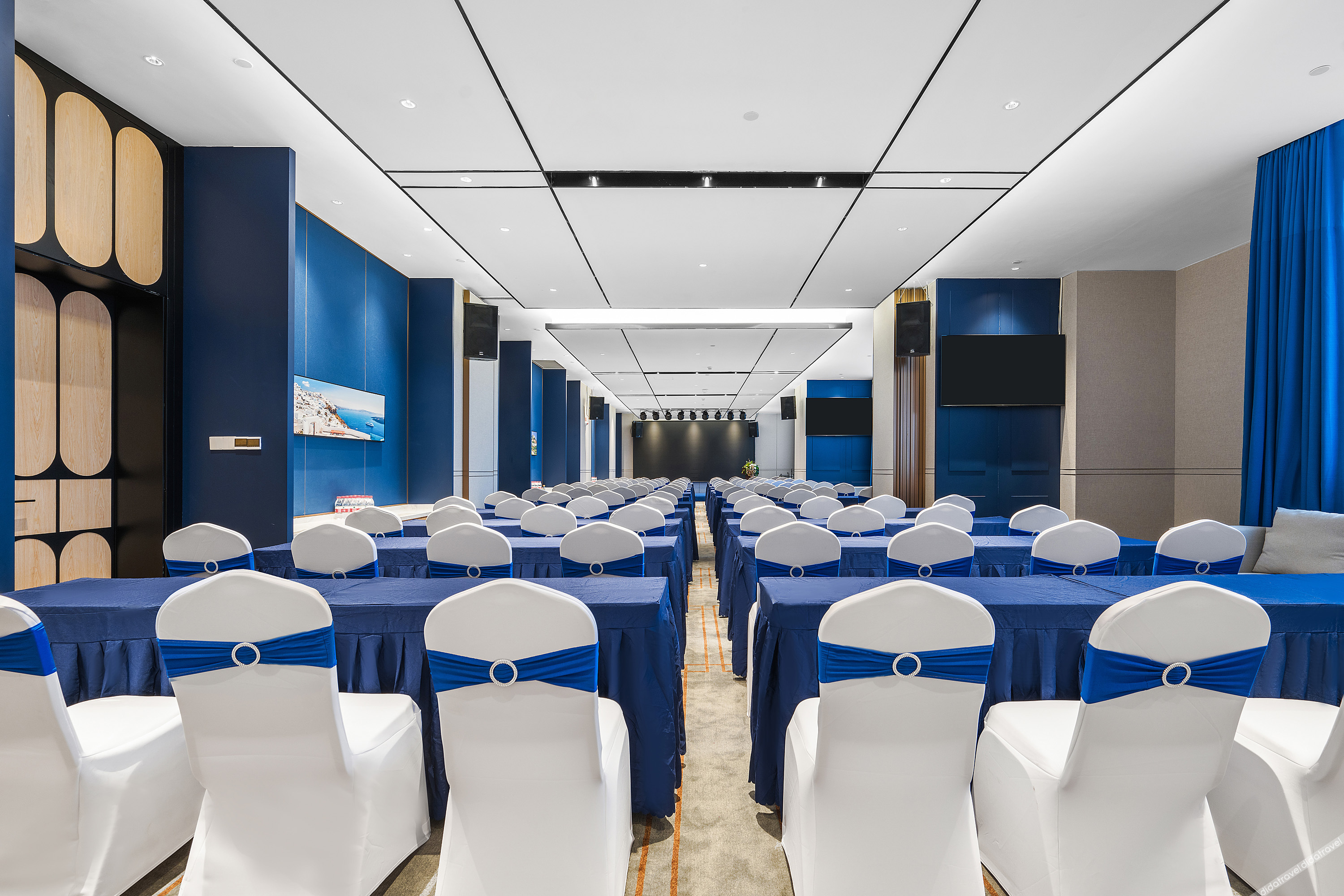 O.live Social Hotel (Zhangzhou Changtai Kaiyue Square) 3*