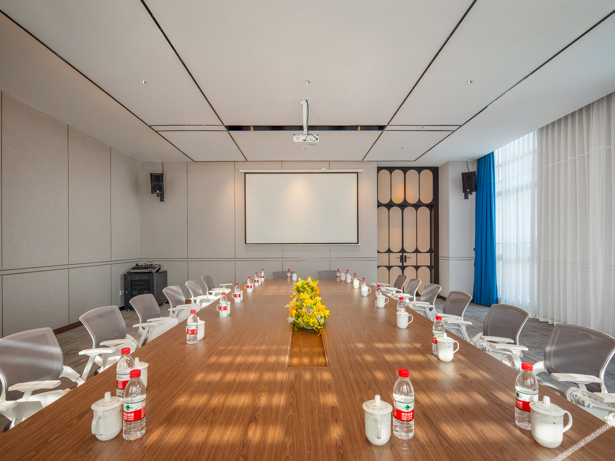 O.live Social Hotel (Zhangzhou Changtai Kaiyue Square) 3*