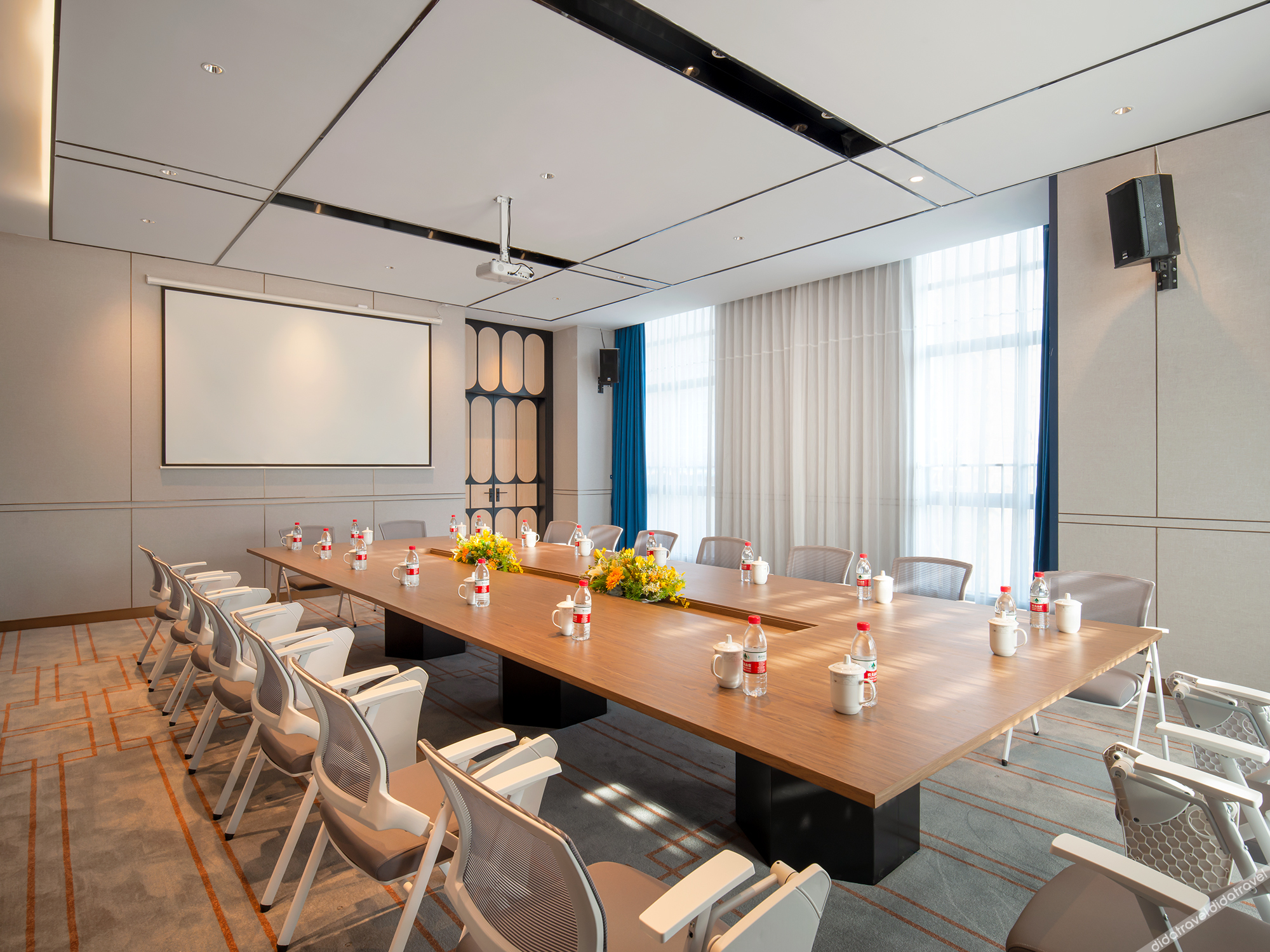 O.live Social Hotel (Zhangzhou Changtai Kaiyue Square) 3*