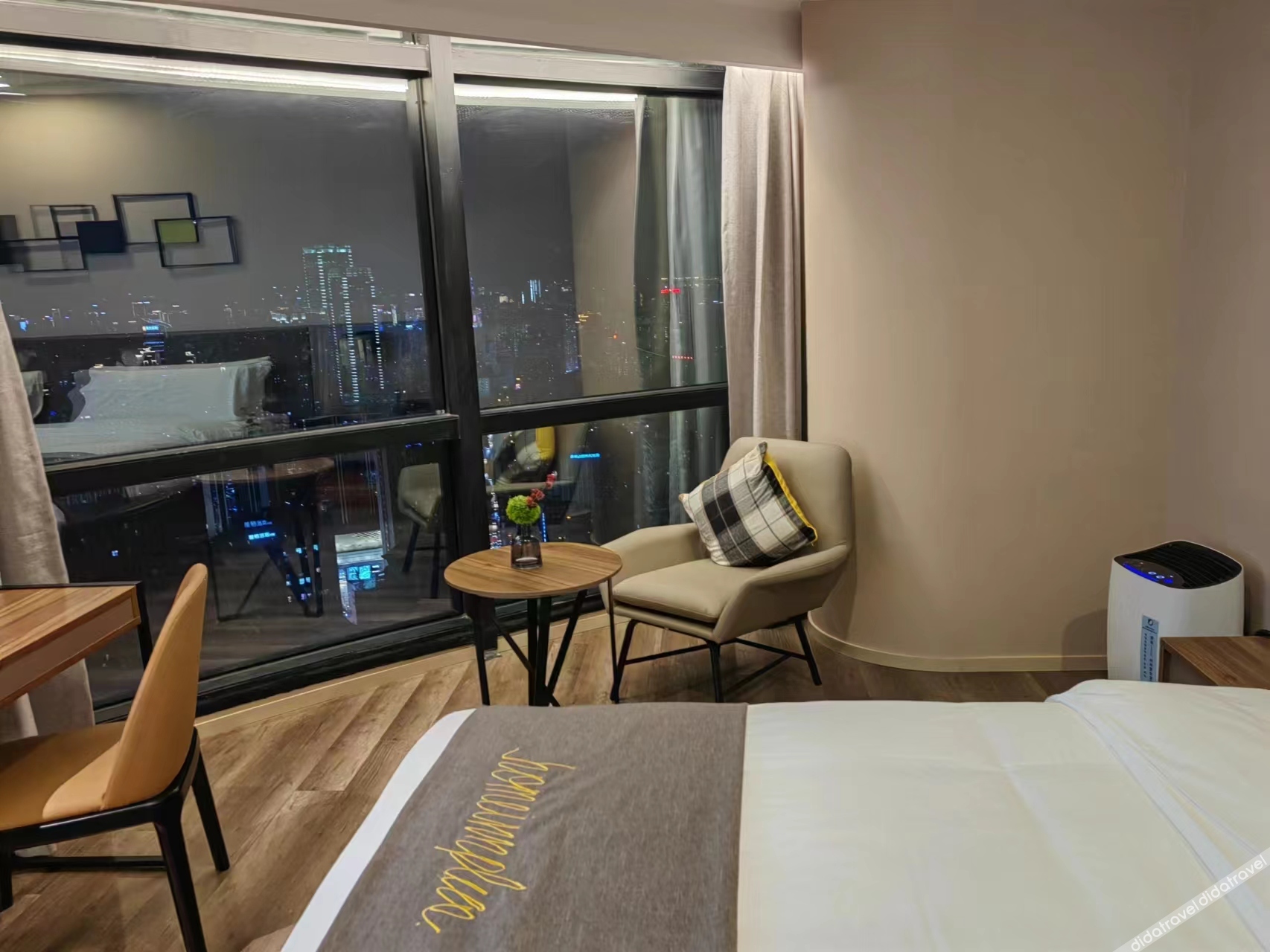 Homeinn Plus Hotel (Chongqing Olympic Sports Center Square Yuanjiagang Subway Station) 3*