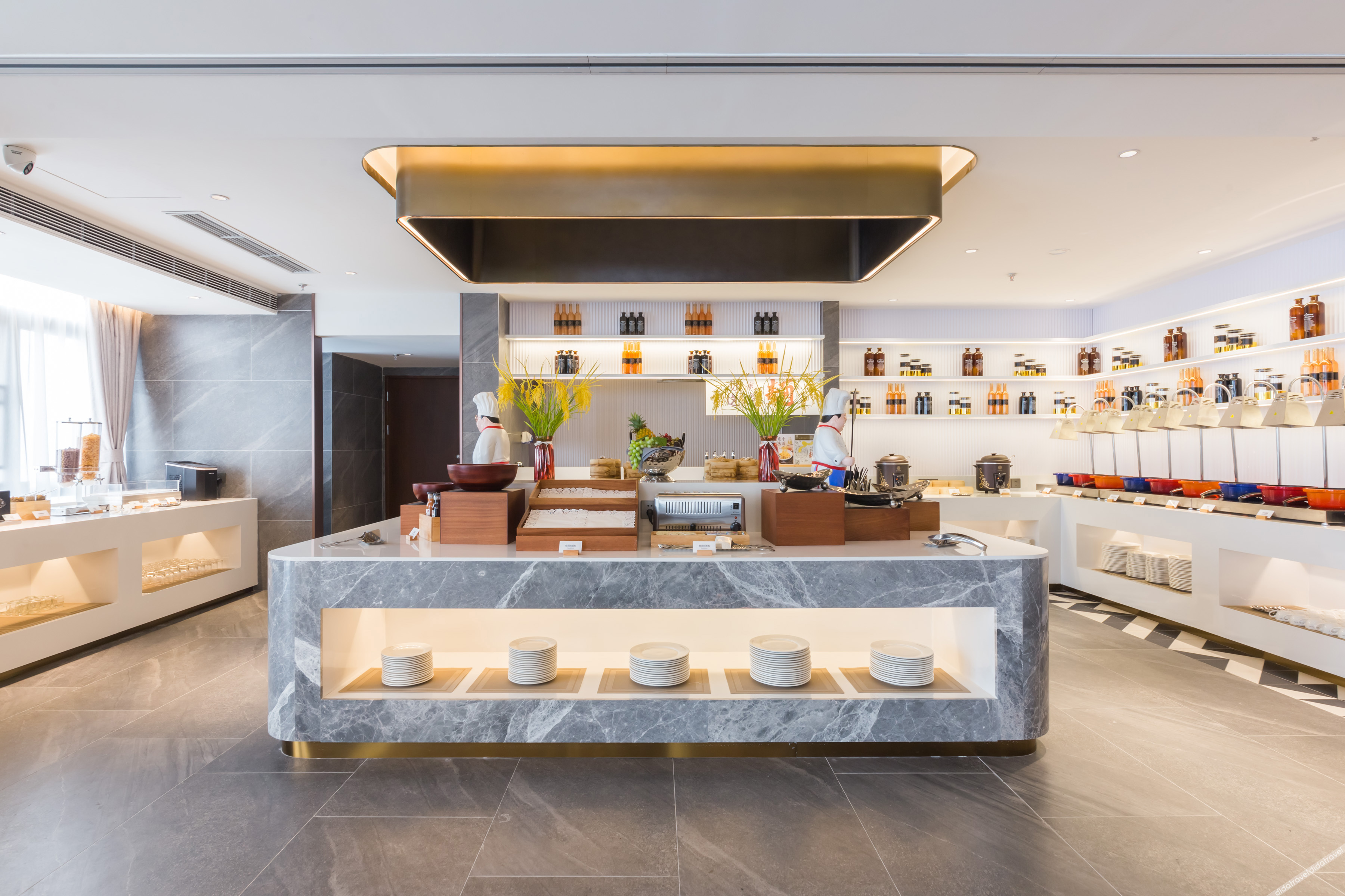 Homeinn Plus Hotel (Chongqing Olympic Sports Center Square Yuanjiagang Subway Station) 3*