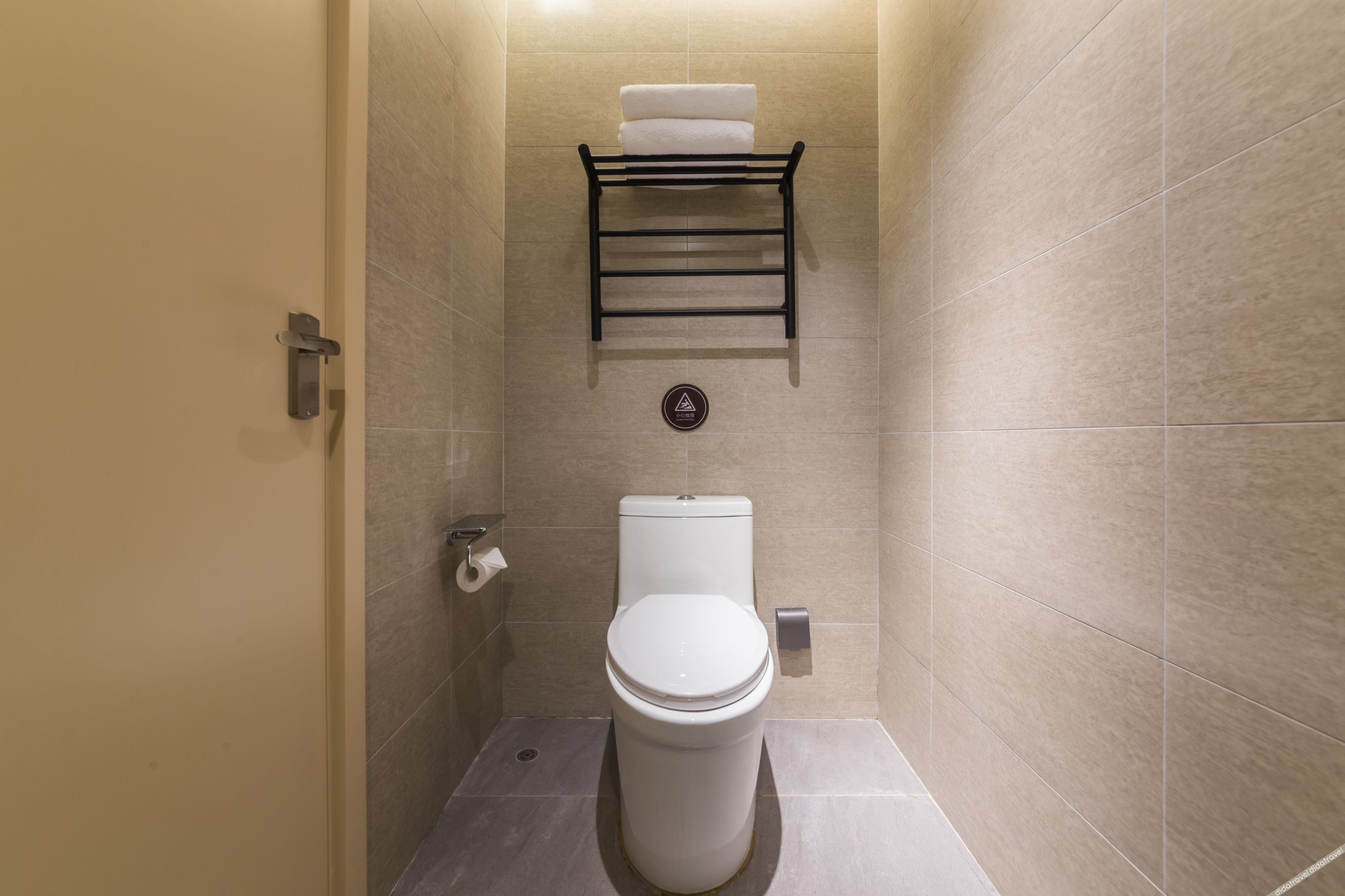Homeinn Plus Hotel (Chongqing Olympic Sports Center Square Yuanjiagang Subway Station) 3*
