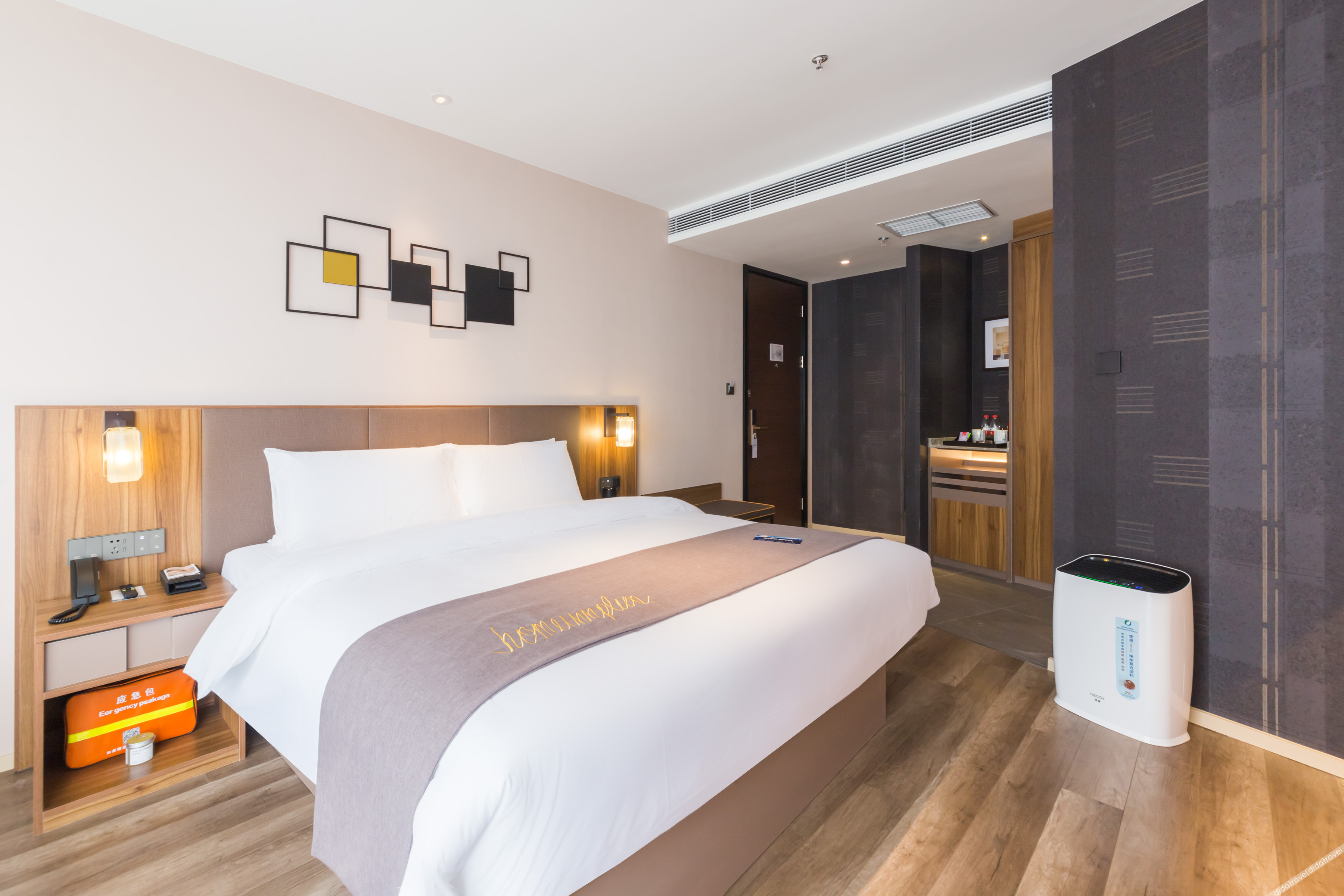Homeinn Plus Hotel (Chongqing Olympic Sports Center Square Yuanjiagang Subway Station) 3*