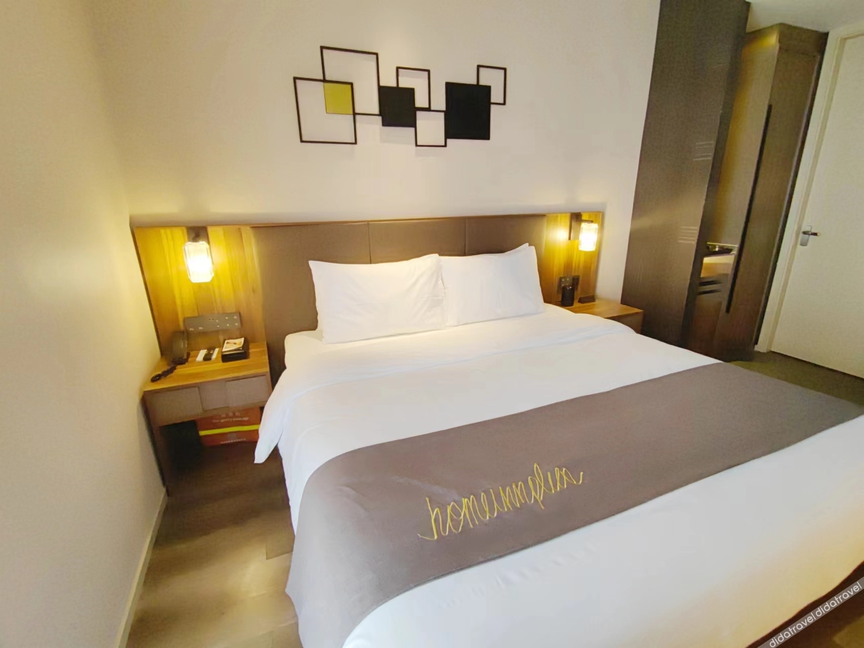 Homeinn Plus Hotel (Chongqing Olympic Sports Center Square Yuanjiagang Subway Station) 3*