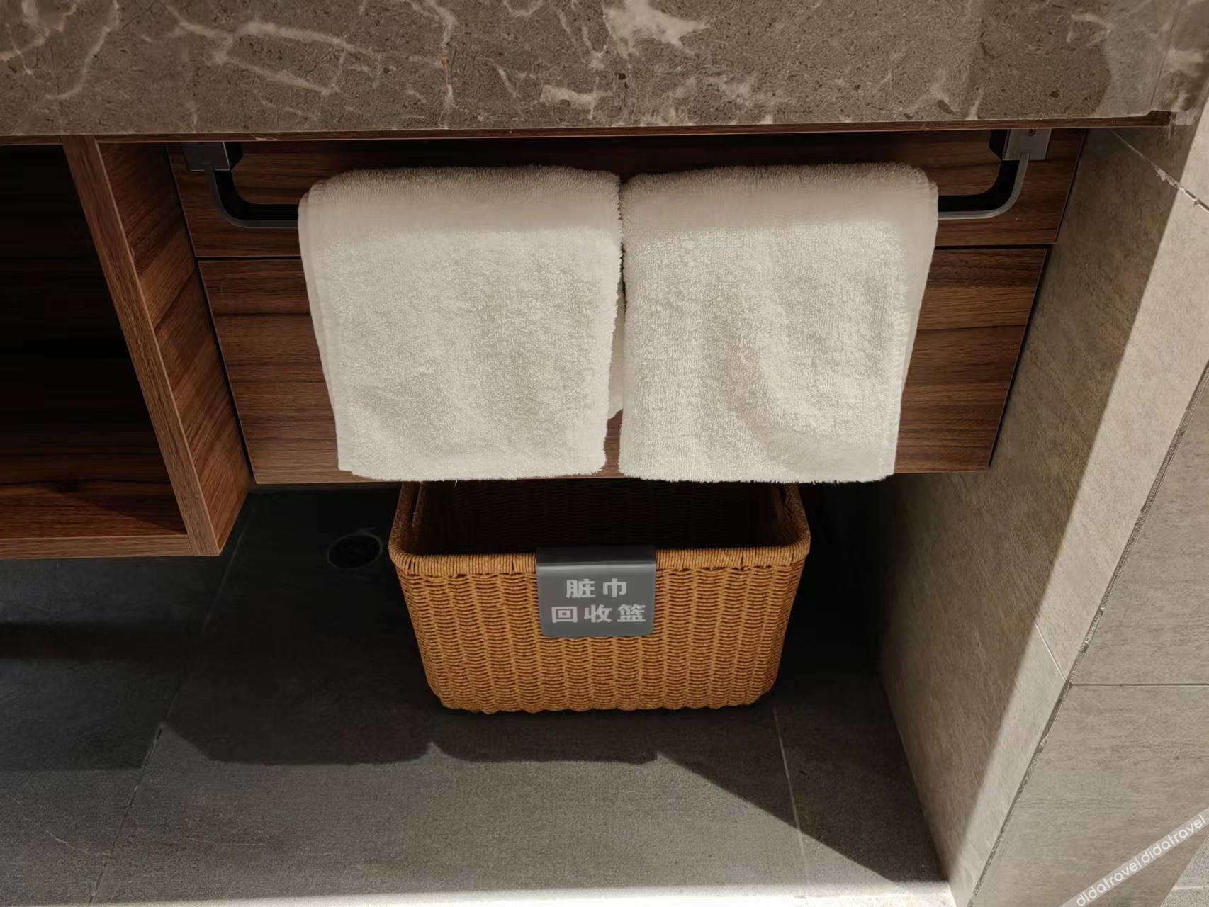 Homeinn Plus Hotel (Chongqing Olympic Sports Center Square Yuanjiagang Subway Station) 3*