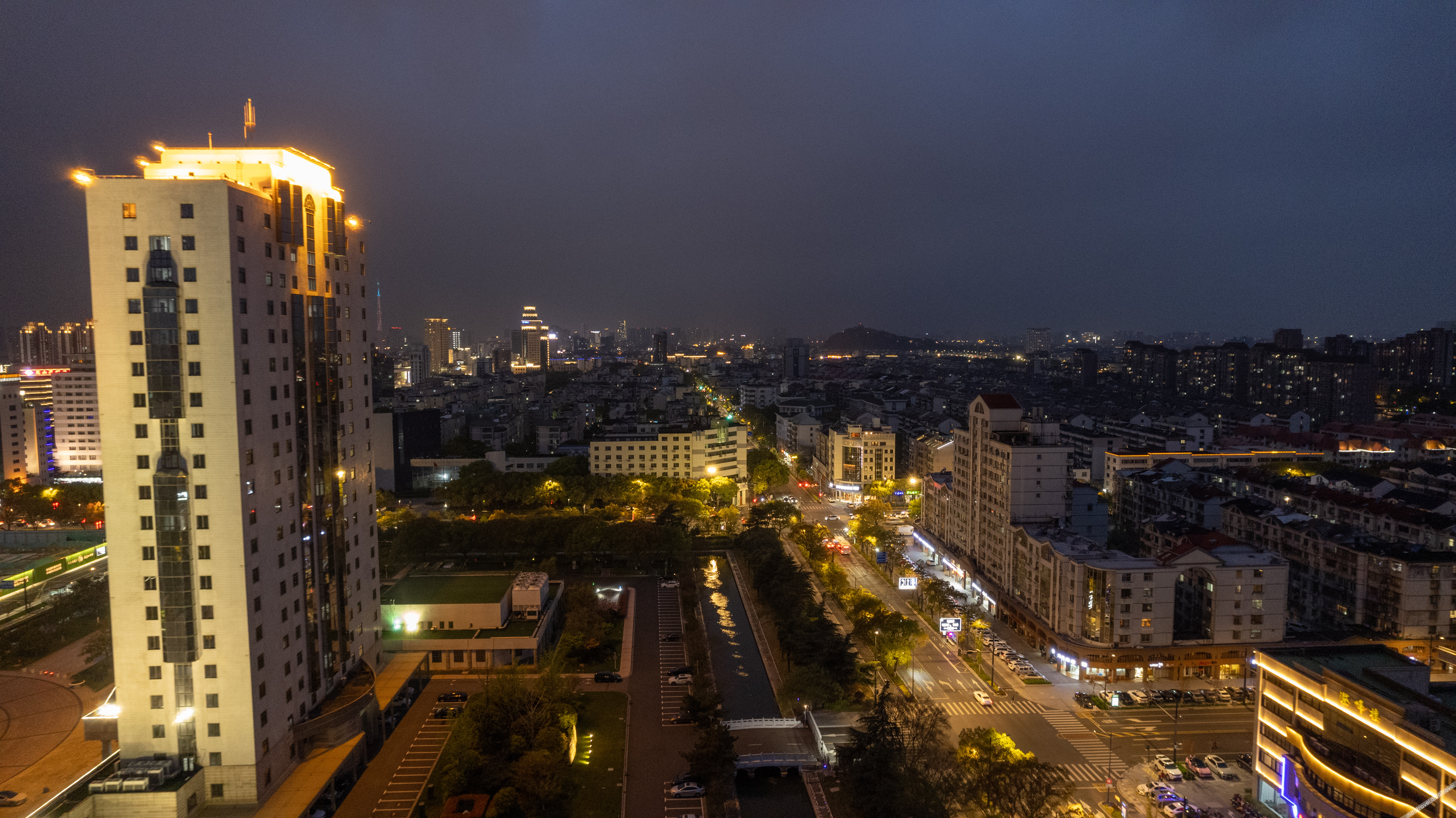 Homeinn Plus Hotel (Kunshan Municipal Government) 3*
