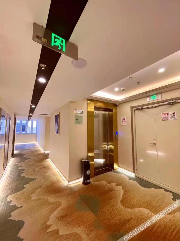 Home Inn Bai Yun Hotel (Qinhuangdao Lulong Hongyi International City Branch) 3*