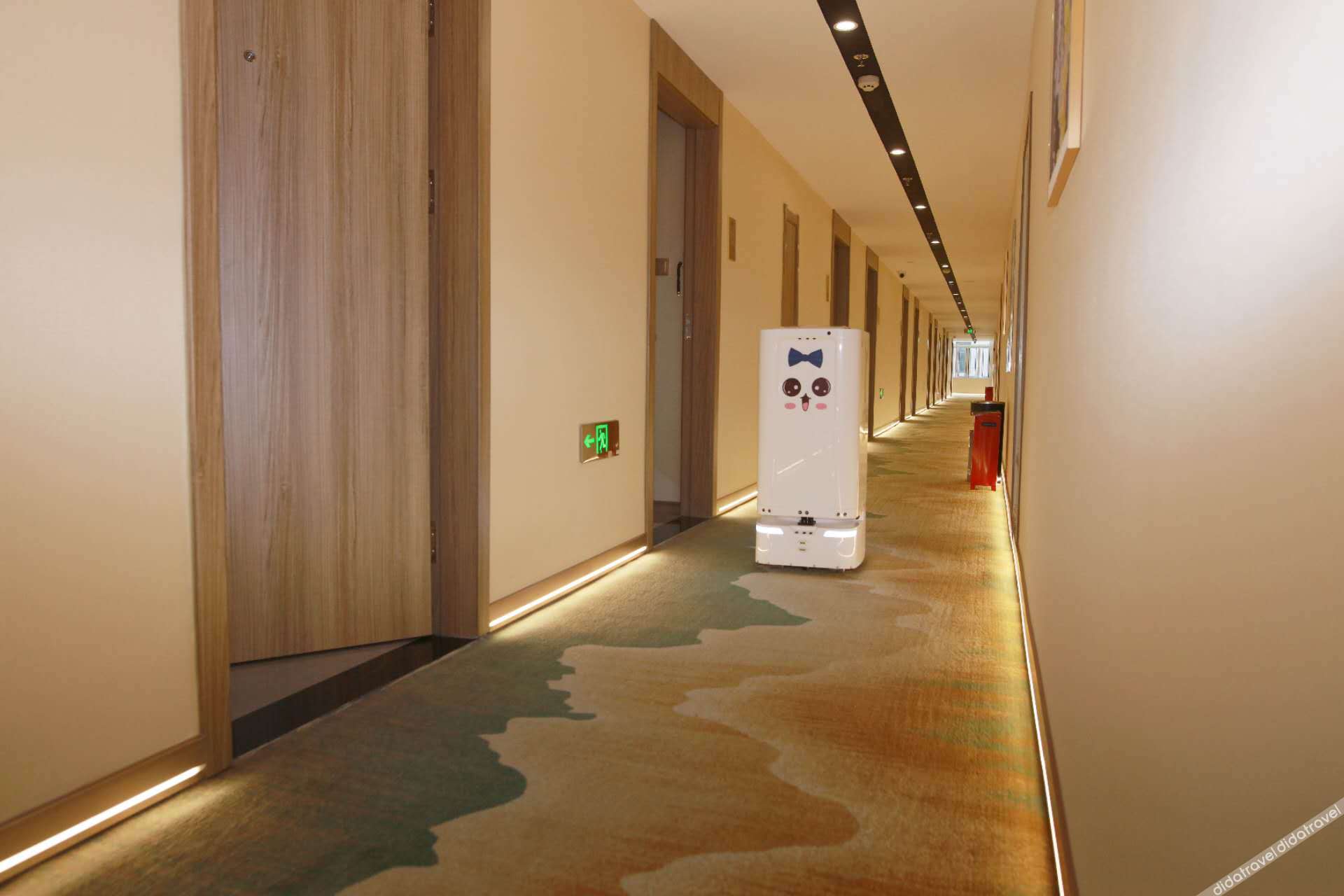 Home Inn Bai Yun Hotel (Qinhuangdao Lulong Hongyi International City Branch) 3*