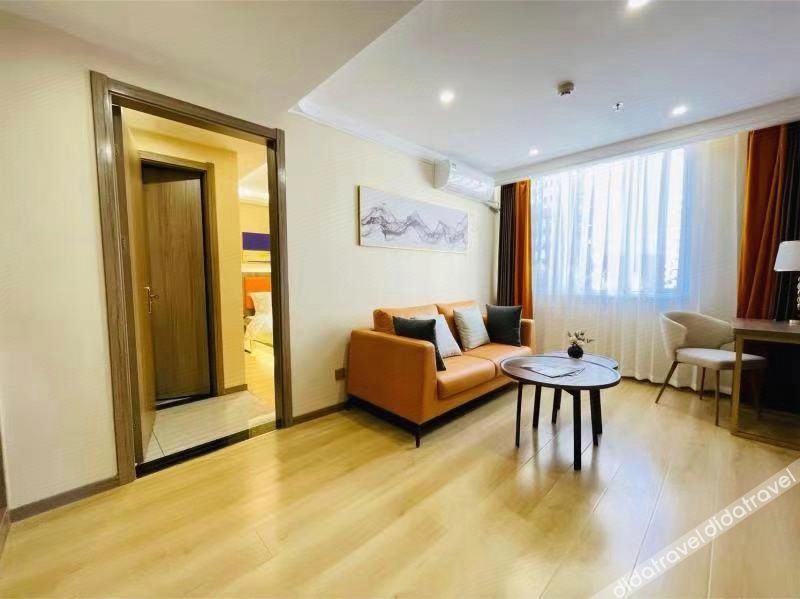 Home Inn Bai Yun Hotel (Qinhuangdao Lulong Hongyi International City Branch) 3*
