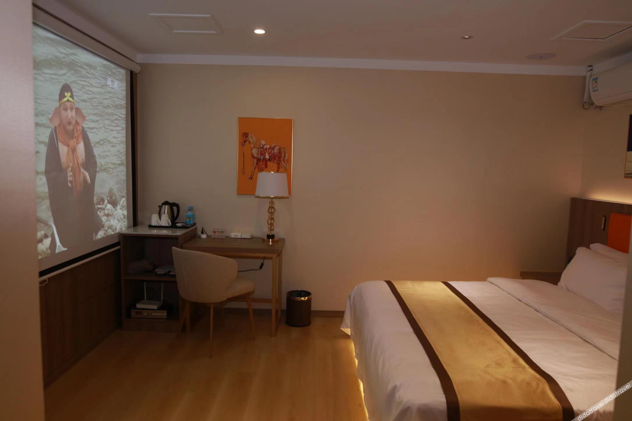 Home Inn Bai Yun Hotel (Qinhuangdao Lulong Hongyi International City Branch) 3*