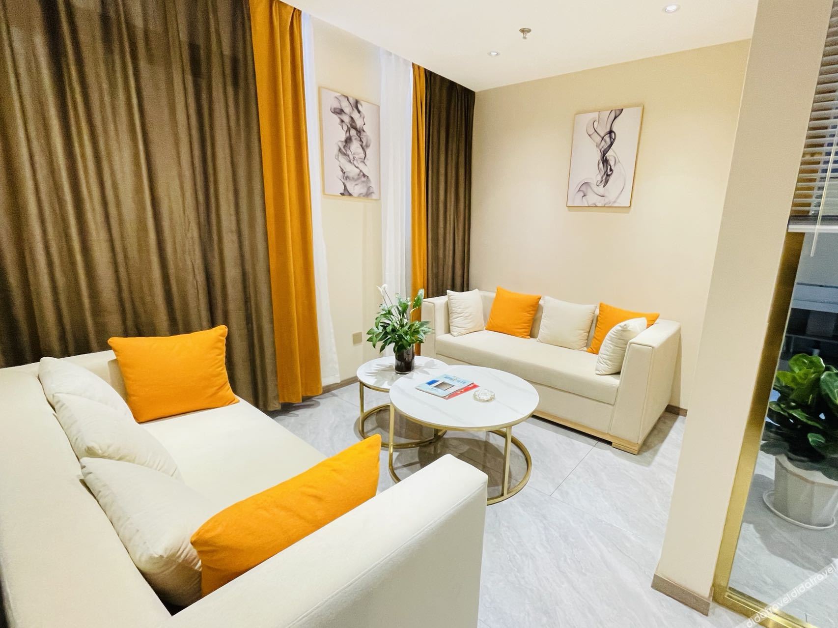 Home Inn Bai Yun Hotel (Qinhuangdao Lulong Hongyi International City Branch) 3*