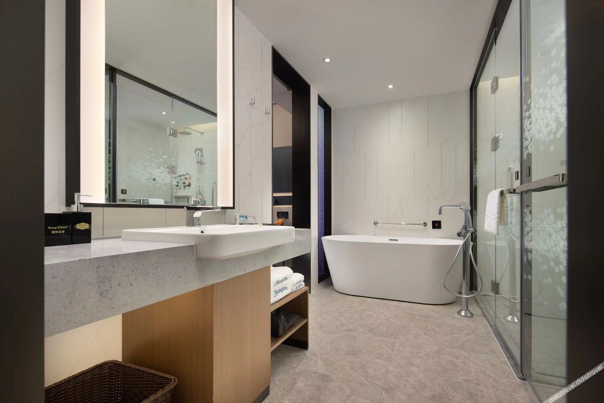 Hampton by Hilton Fengcheng 4*