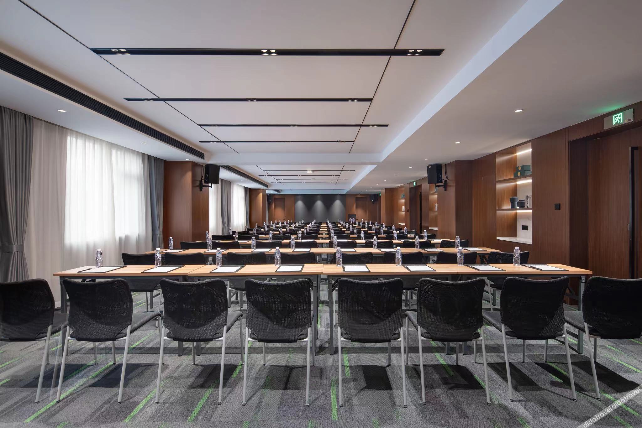 Hampton by Hilton Fengcheng 4*