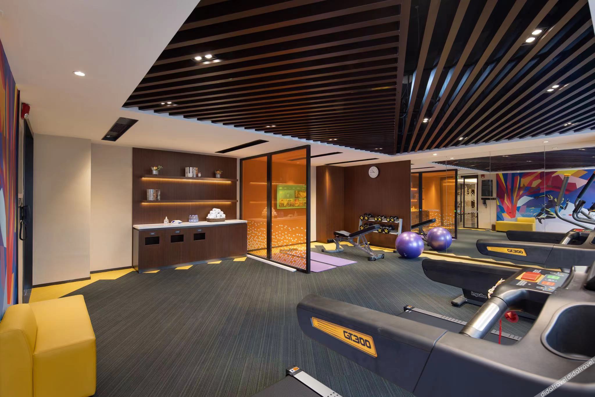 Hampton by Hilton Fengcheng 4*