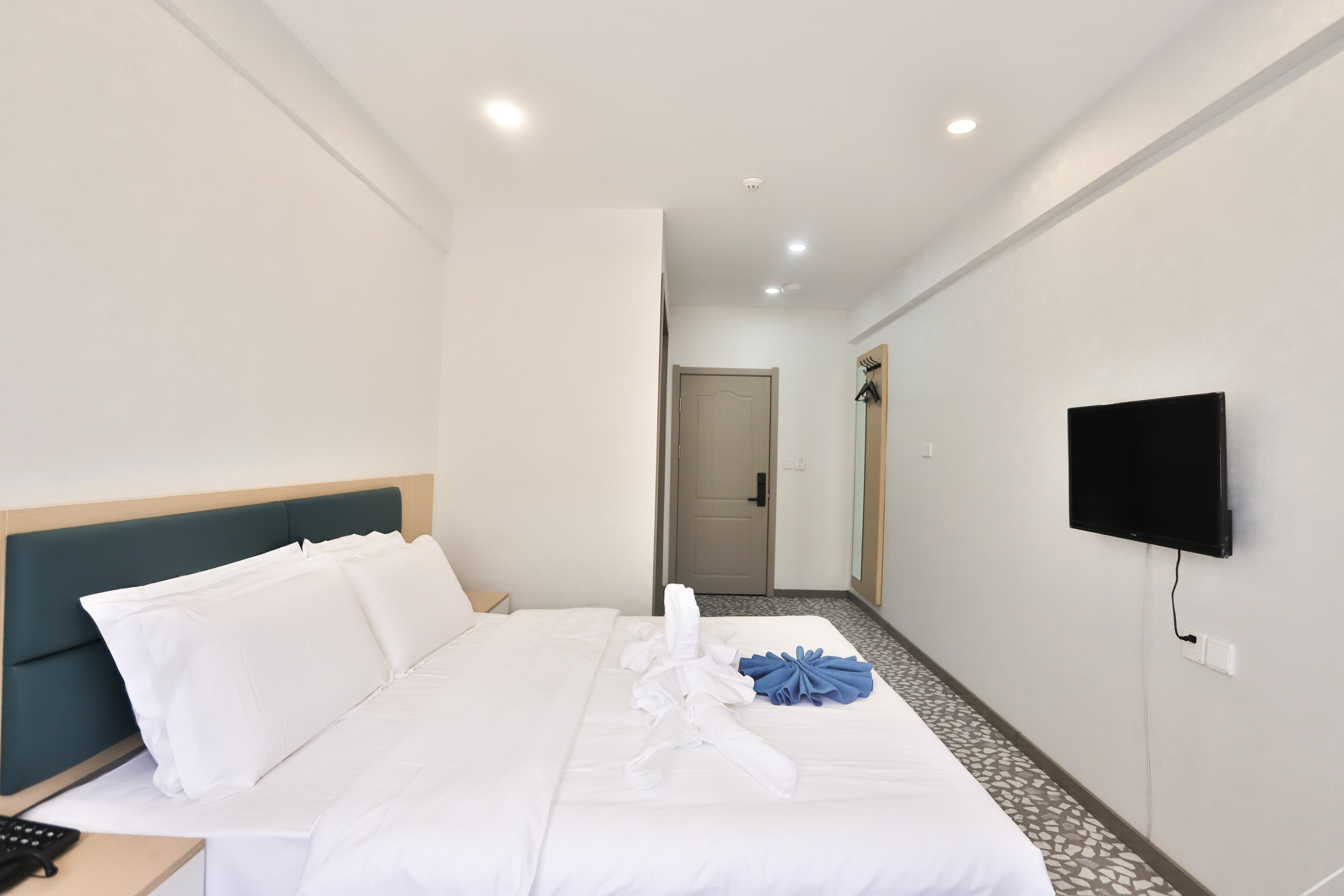 Home Inn Huaxuan Collection Hotel (Changchun Erdao Middle East Ruijia Branch) 2*
