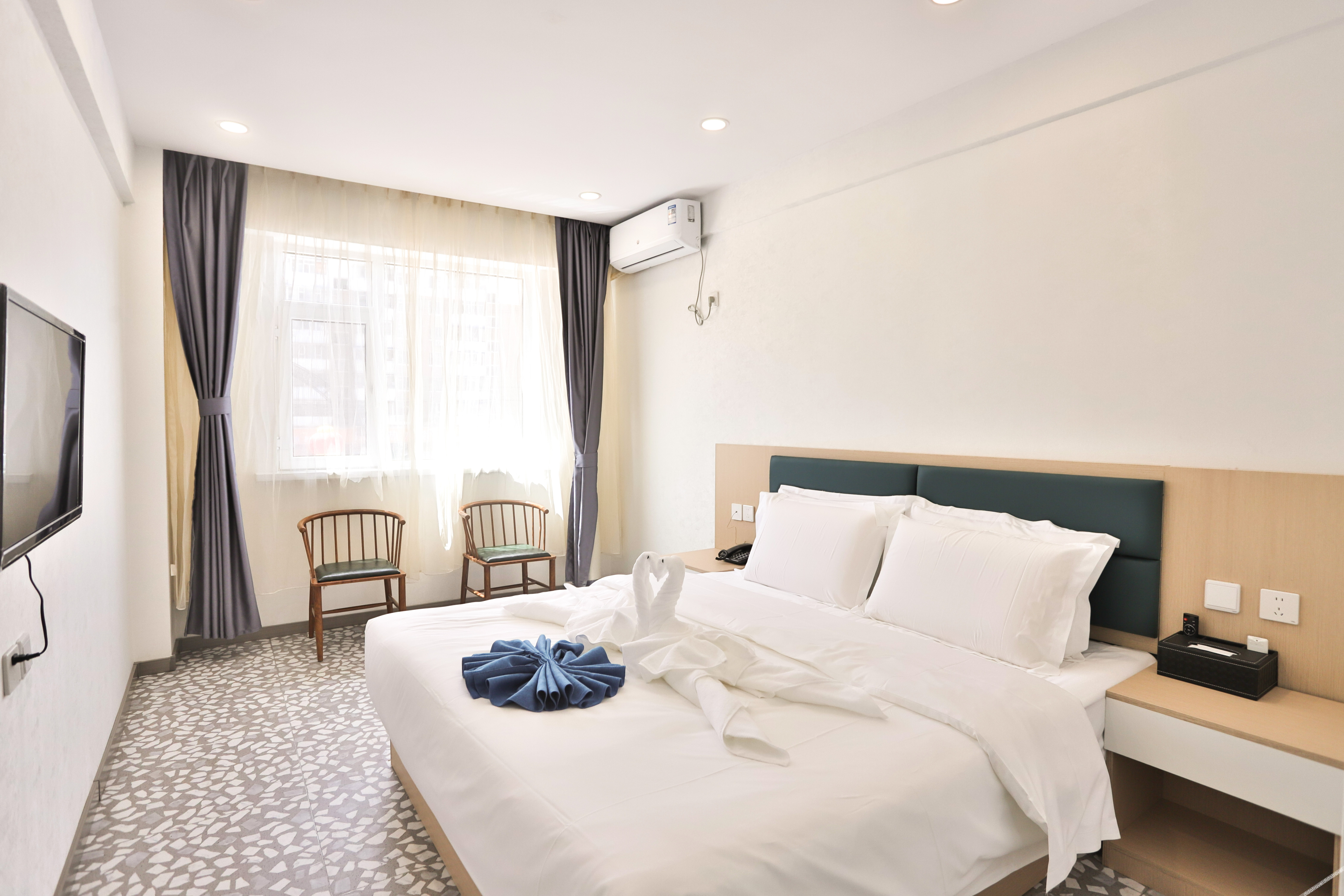 Home Inn Huaxuan Collection Hotel (Changchun Erdao Middle East Ruijia Branch) 2*